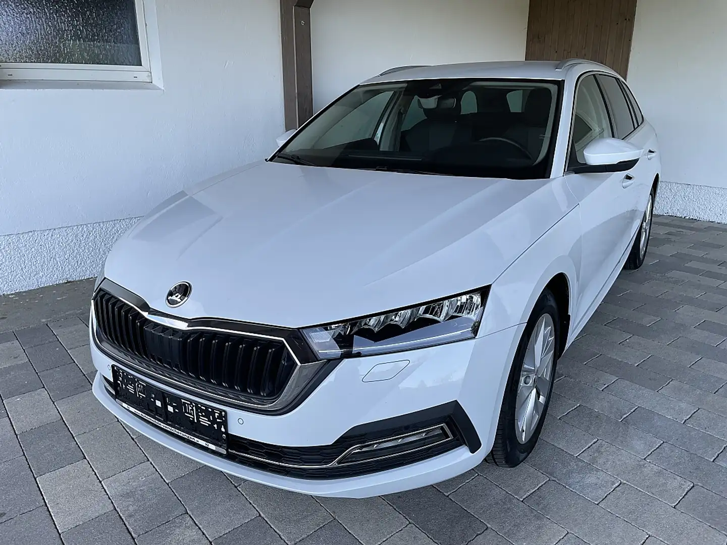 Skoda Octavia Combi 2,0 TDI Style DSG-NAVI COLUMBUS-AHV-ACC-H... Weiß - 2
