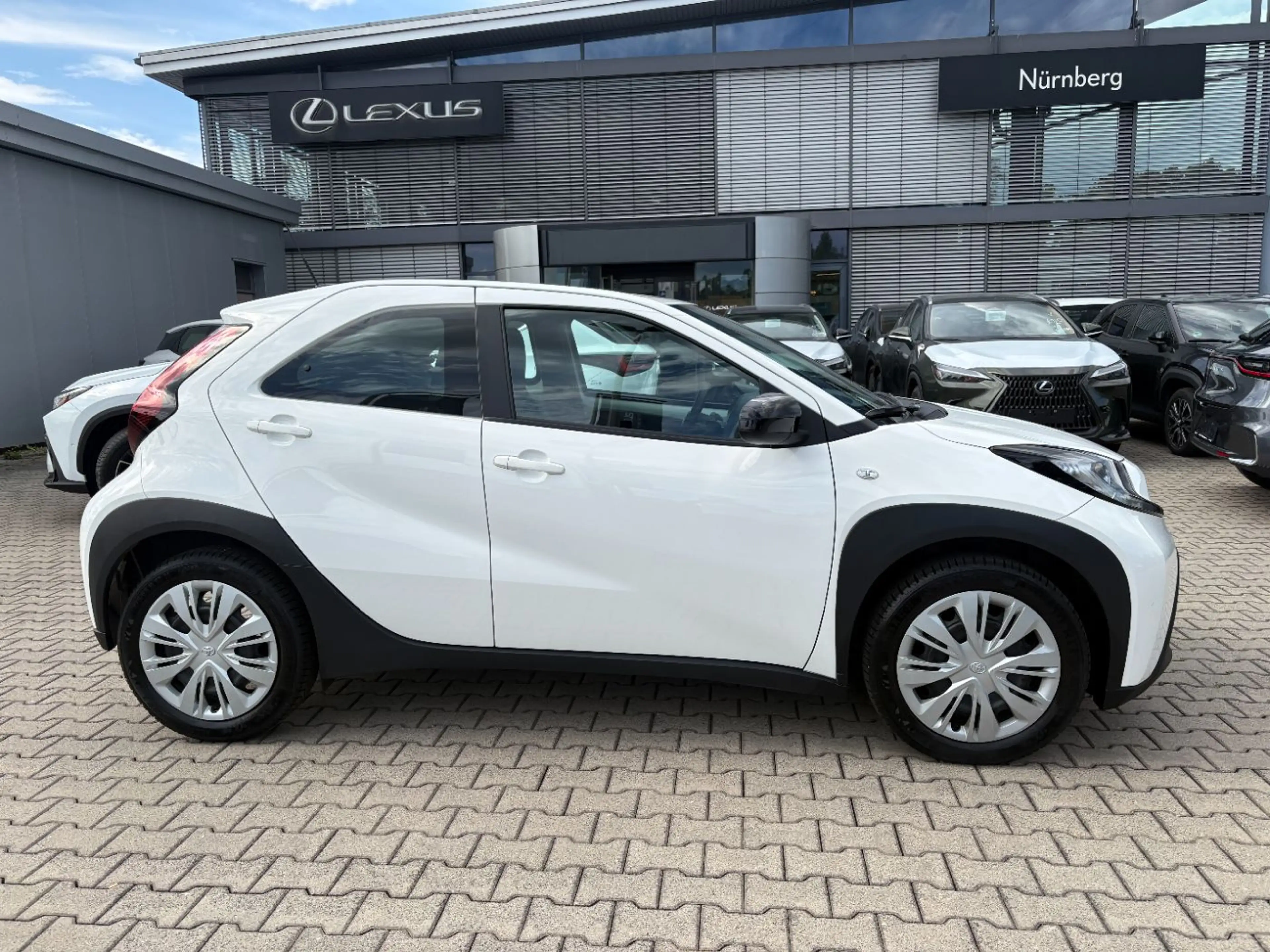 Toyota Aygo X 1.0 Business Edition Kamera, AppleCarPlay — photo 17