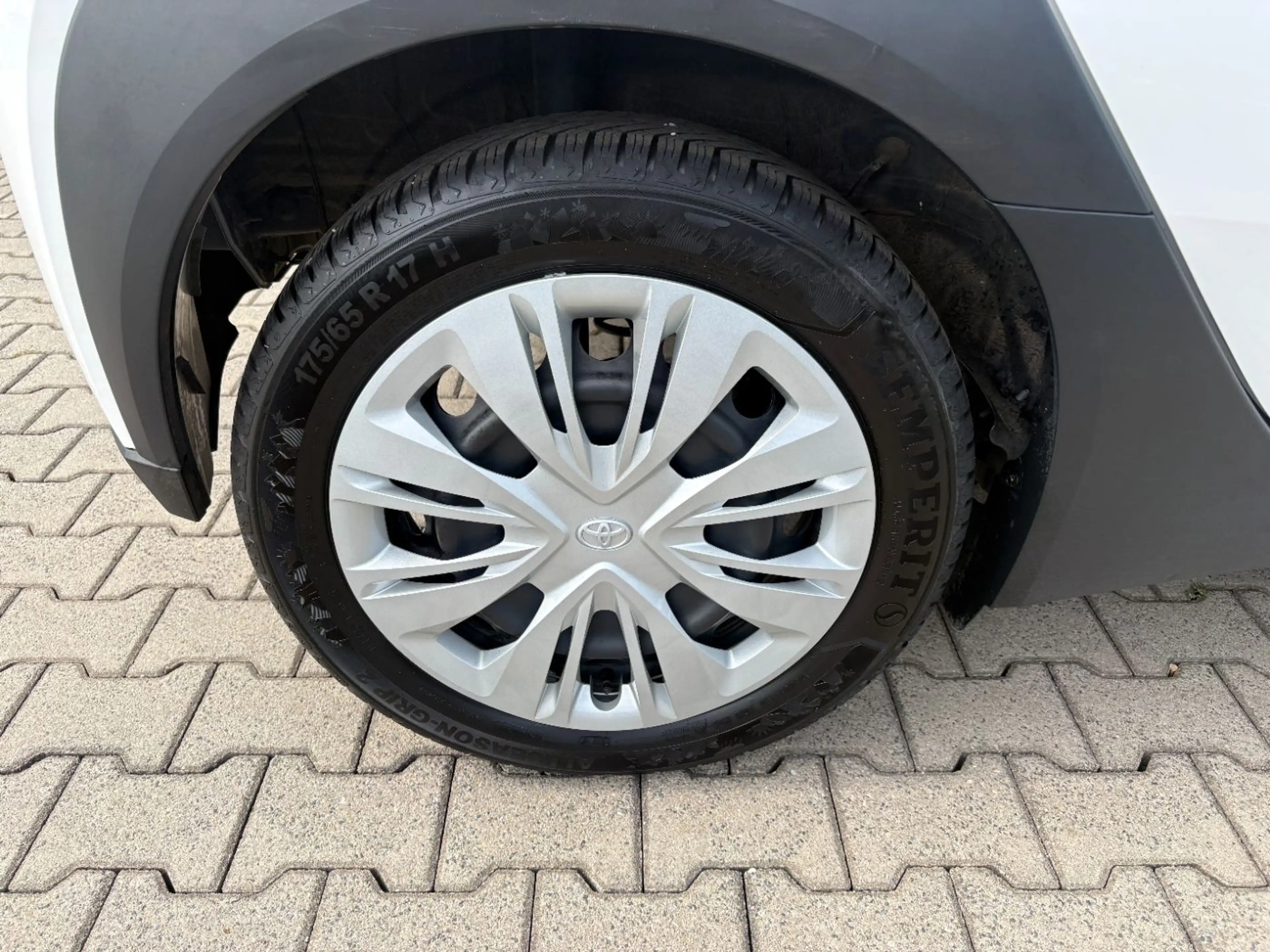 Toyota Aygo X 1.0 Business Edition Kamera, AppleCarPlay — photo 16