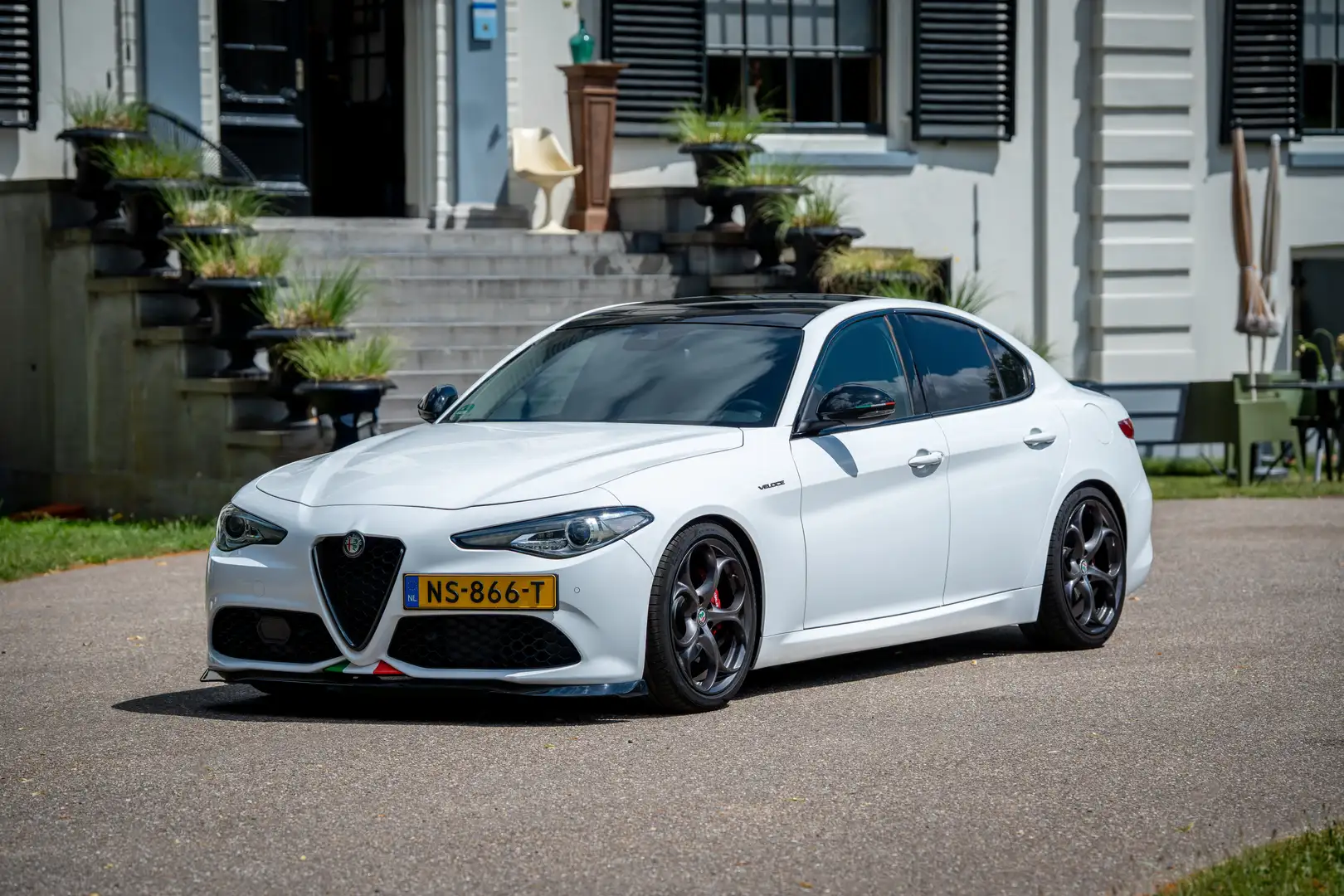 Alfa Romeo Giulia Giulia 2.0 T AWD Veloce Wit - 1
