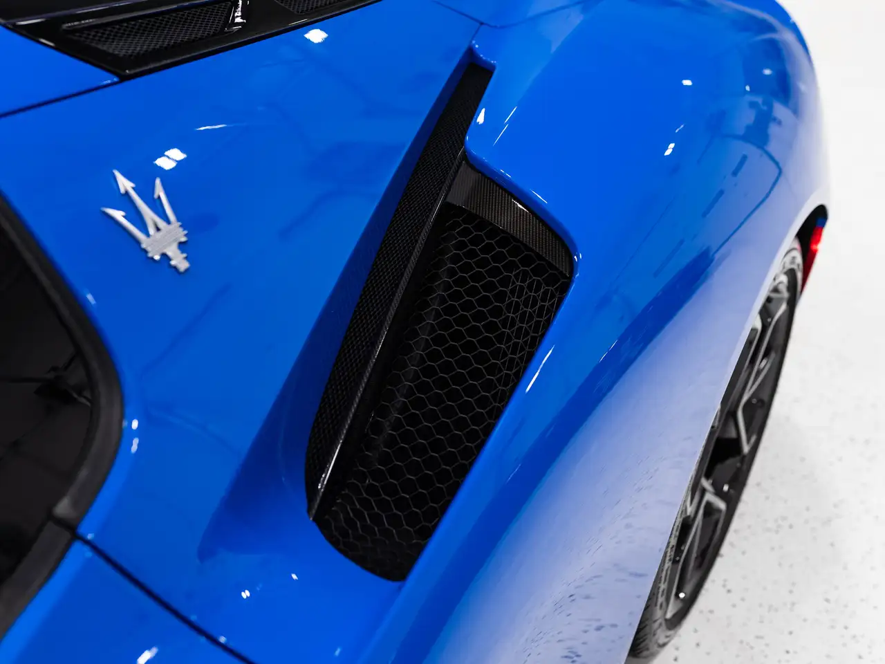 Maserati MC20 photo Maserati MC20