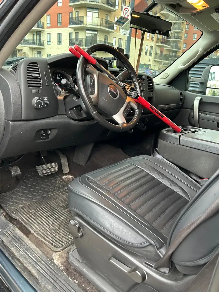 GMC Sierra 2500HD снимка GMC Sierra 2500HD