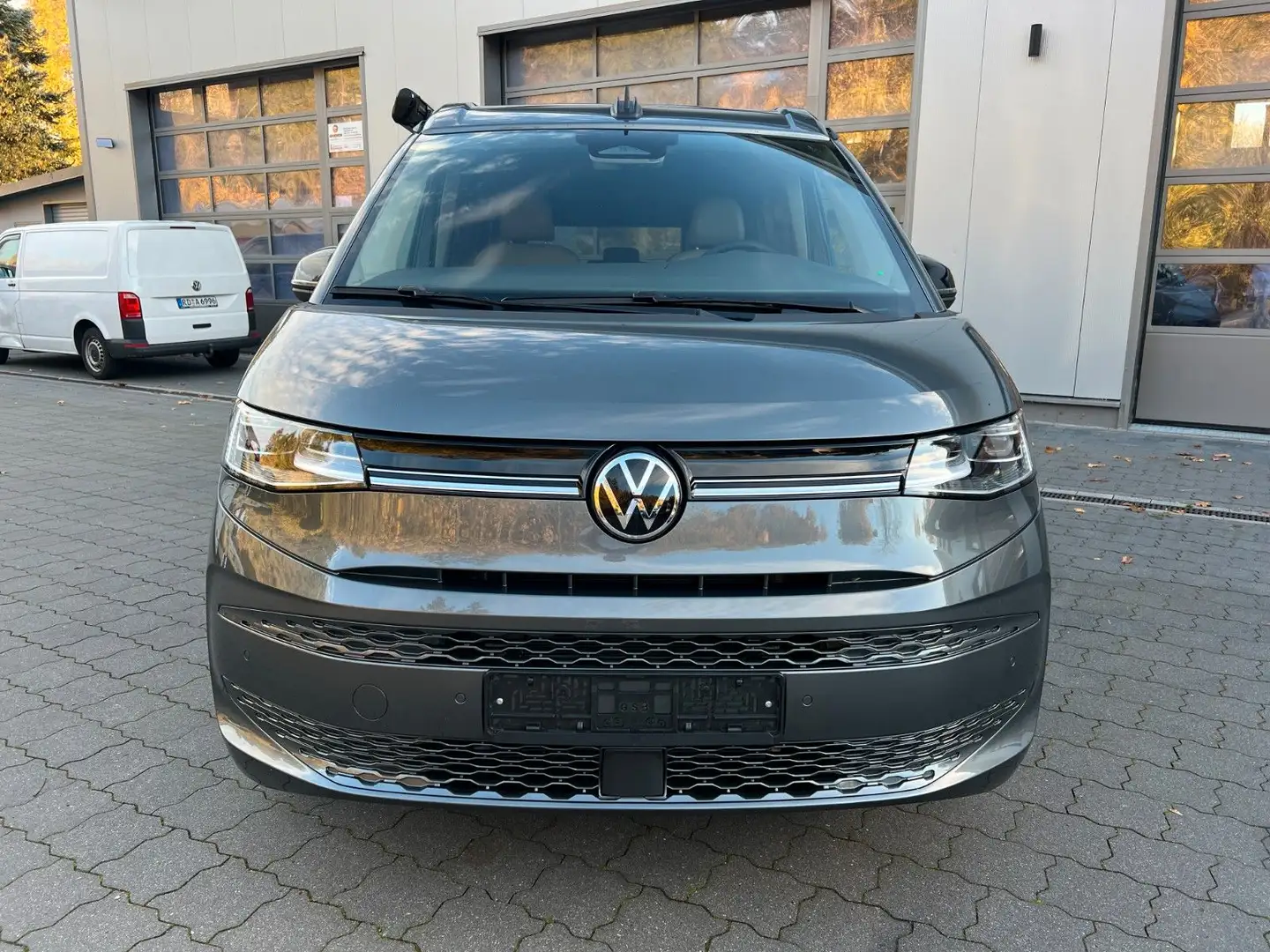 Volkswagen T7 California Ocean 2.0 TDI DSG AHK+LAGER Gris - 2