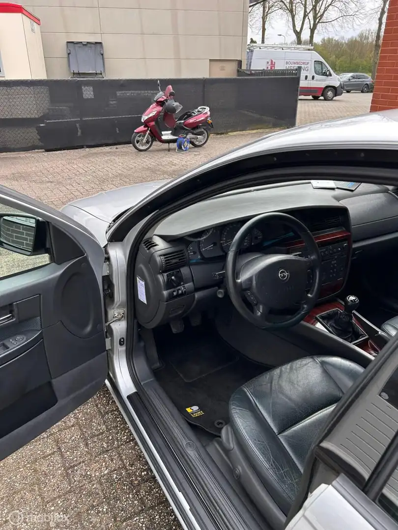 Opel Omega 2.6i V6 Elegance, Irmscher onderdelen, leer Gris - 2