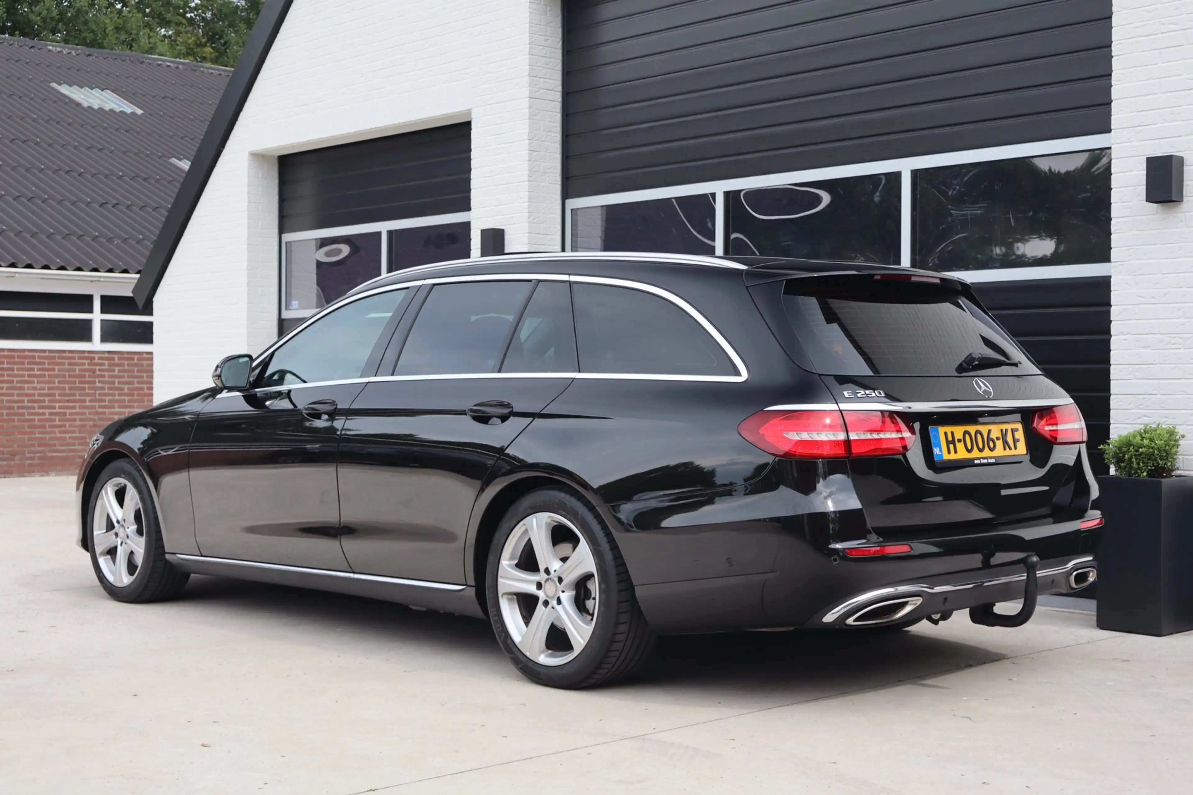Mercedes-Benz E 250 Estate 211pk Prestige Plus - Panoramadak - Trekhaa — photo 3