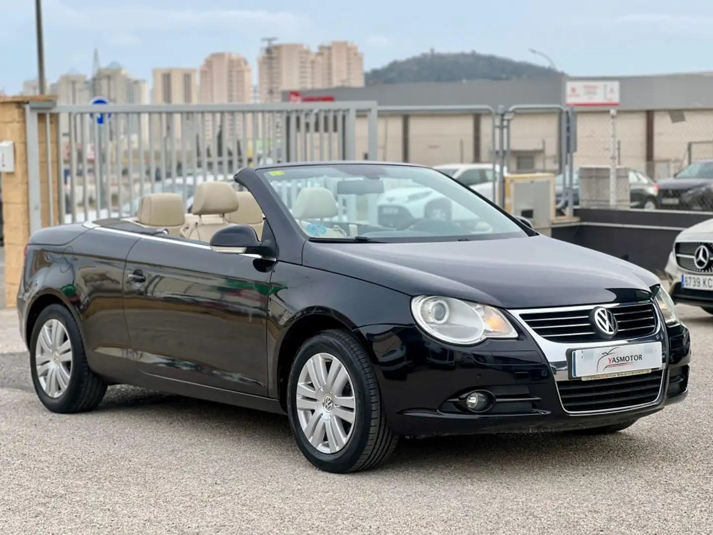 Volkswagen Eos 2.0 FSI Excellence Negro - 1