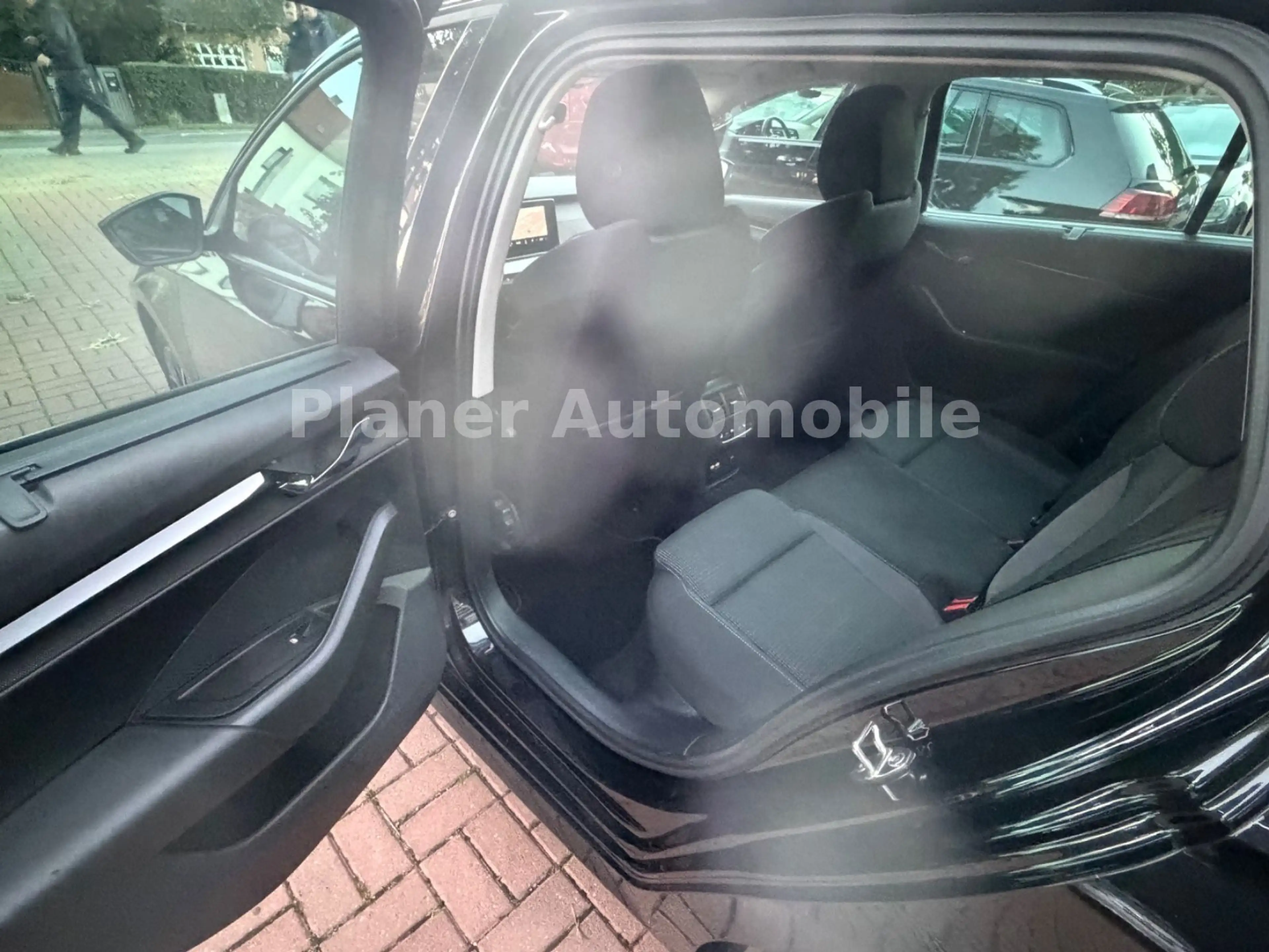 Skoda Octavia Combi 1. Hand DSG LED  Service neu — photo 9