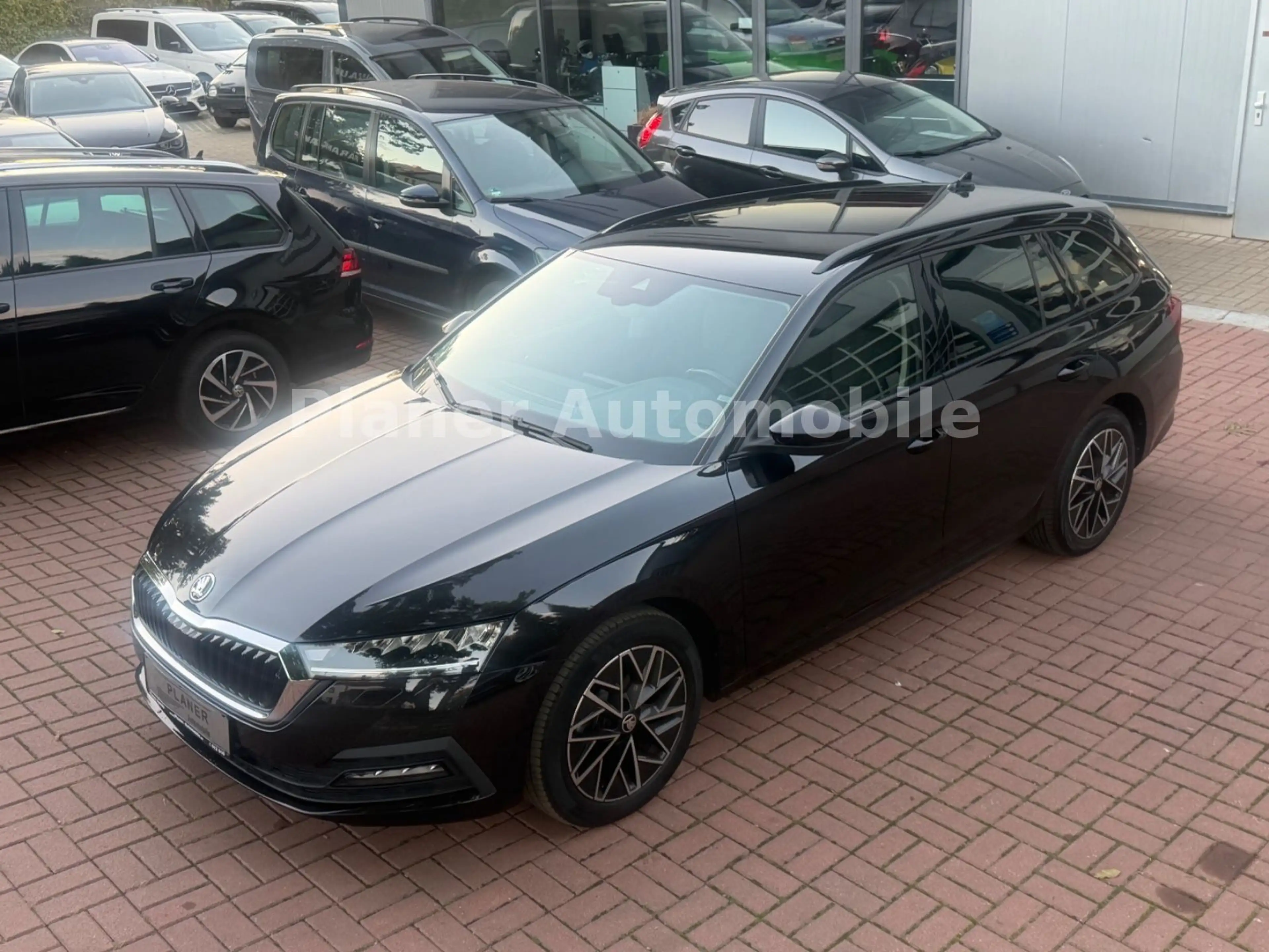 Skoda Octavia Combi 1. Hand DSG LED  Service neu — photo 3