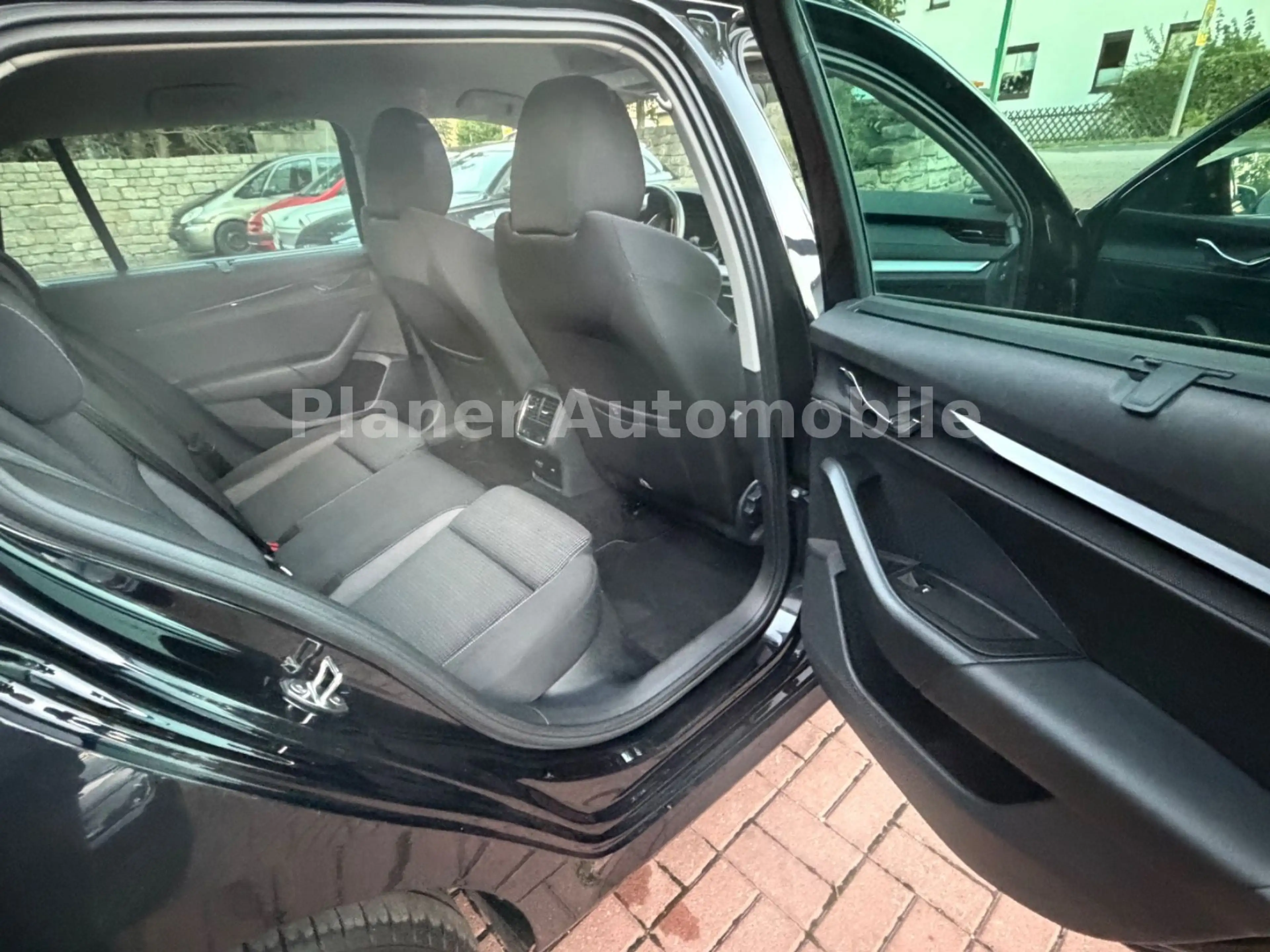 Skoda Octavia Combi 1. Hand DSG LED  Service neu — photo 10