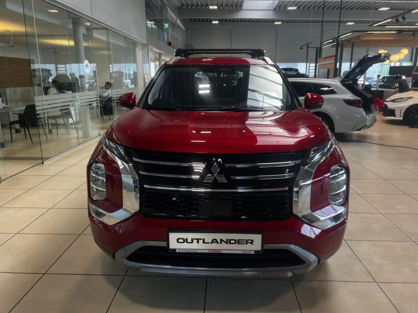 Mitsubishi Outlander 2.4 4WD Plug-In Hybrid Intro Edition Rot - 2