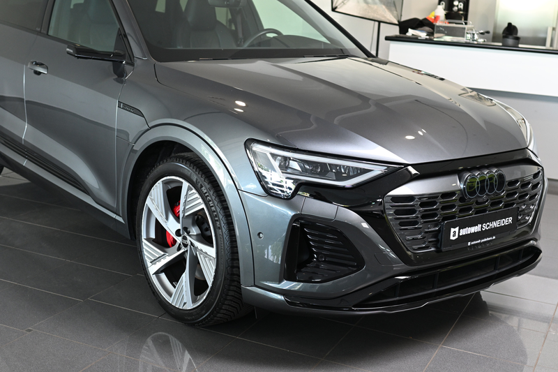 Audi Q8 e-tron 55 quattro S line — photo 7