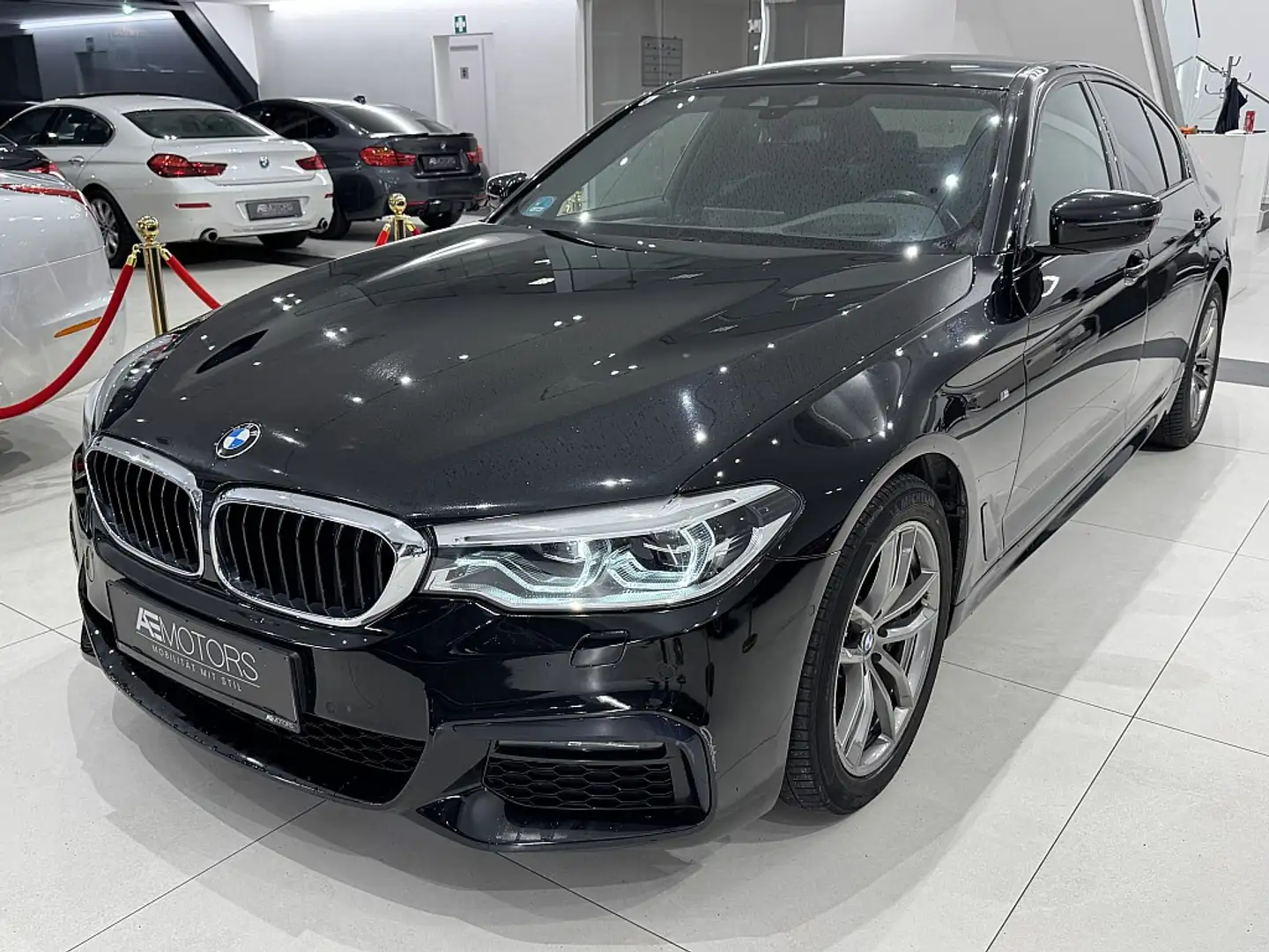 BMW 530 d xDrive Aut. *M-PAKET*1.HAND*TOP*GARANTIE-KREDIT* Schwarz - 2