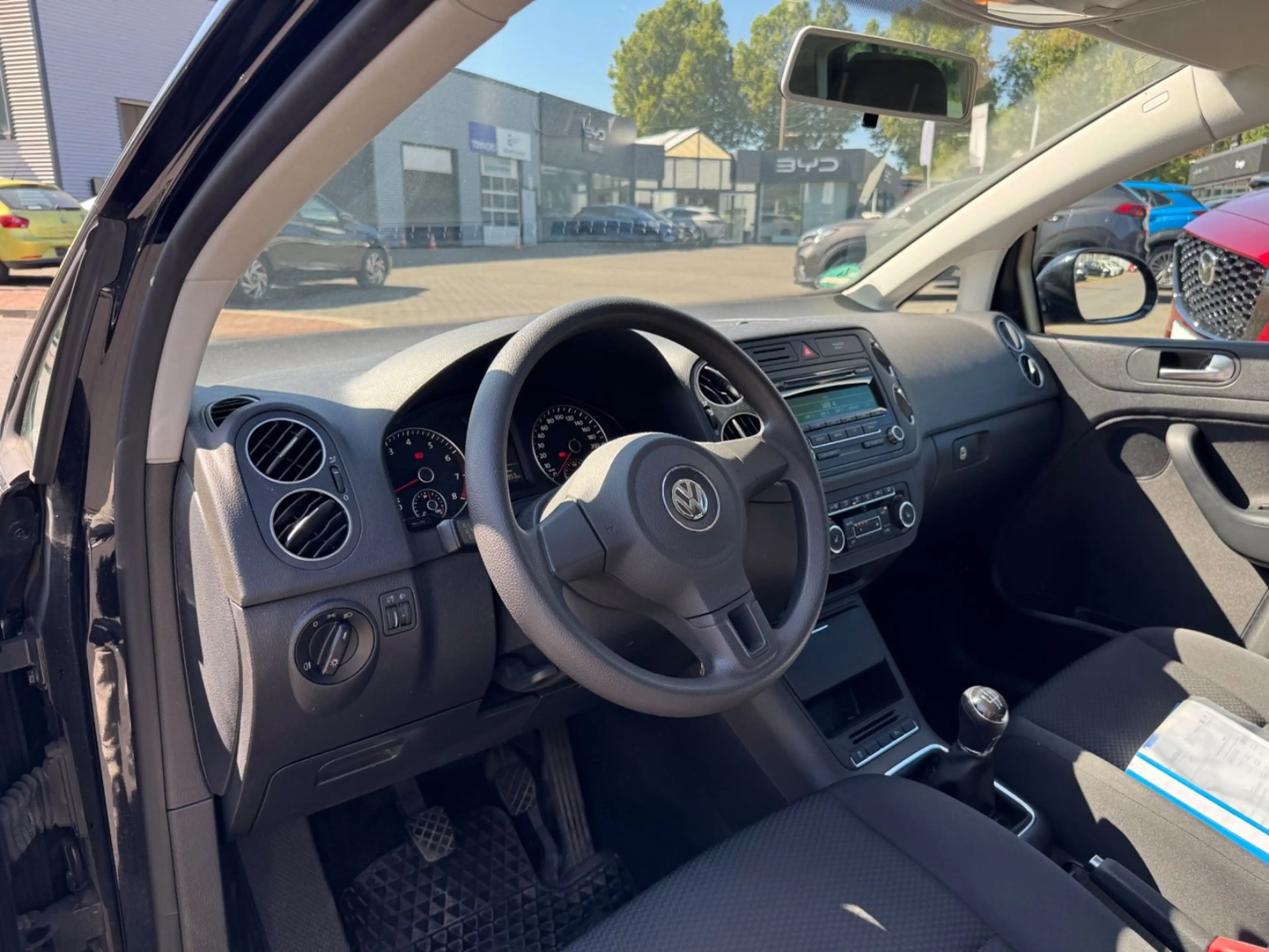 Volkswagen Golf Plus PLUS/COMFORT/2.HD/KLIMAAUT/SHZ/PDC/HU-NEU — photo 6