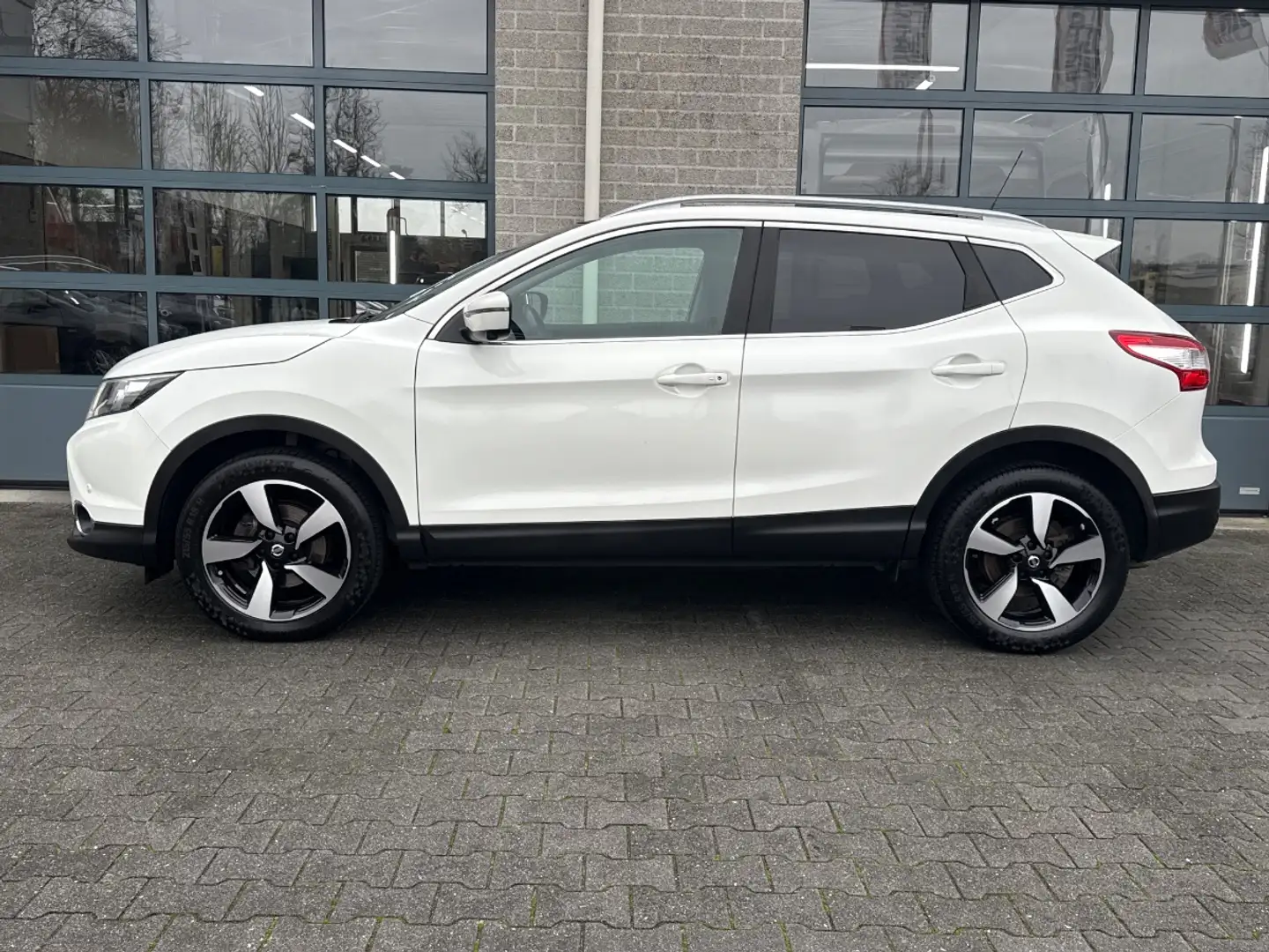 Nissan Qashqai 1.2 Tekna | PANORAMADAK | 360 CAMERA | Wit - 2