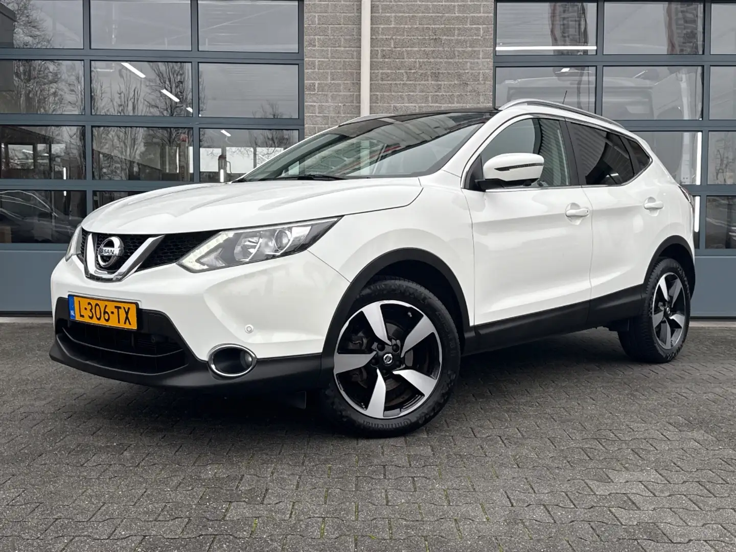 Nissan Qashqai 1.2 Tekna | PANORAMADAK | 360 CAMERA | Wit - 1