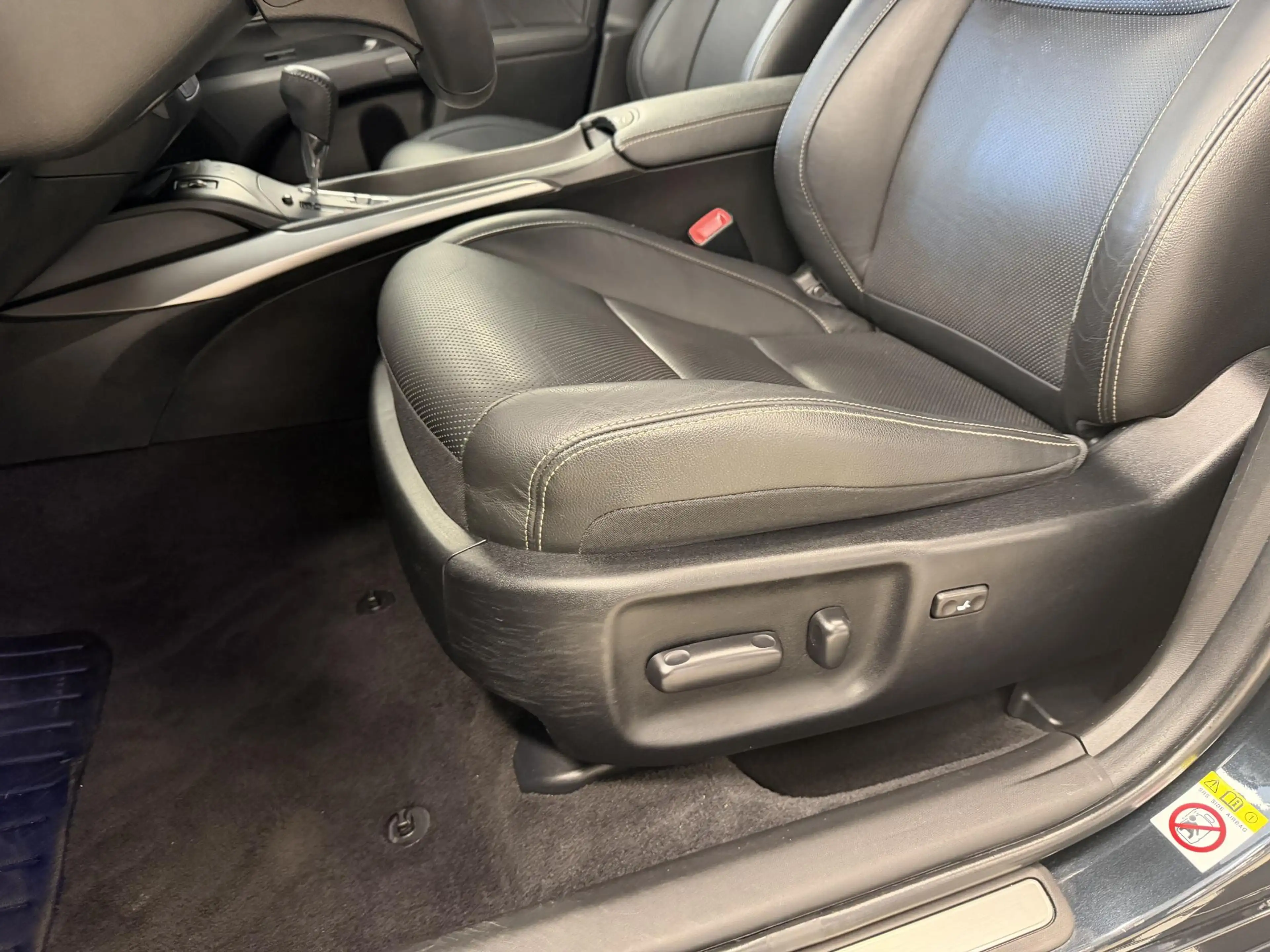 Toyota Avensis Touring Sports 1.8 VVT-i EXECUTIVE AUTOMAAT PREMIU — photo 11