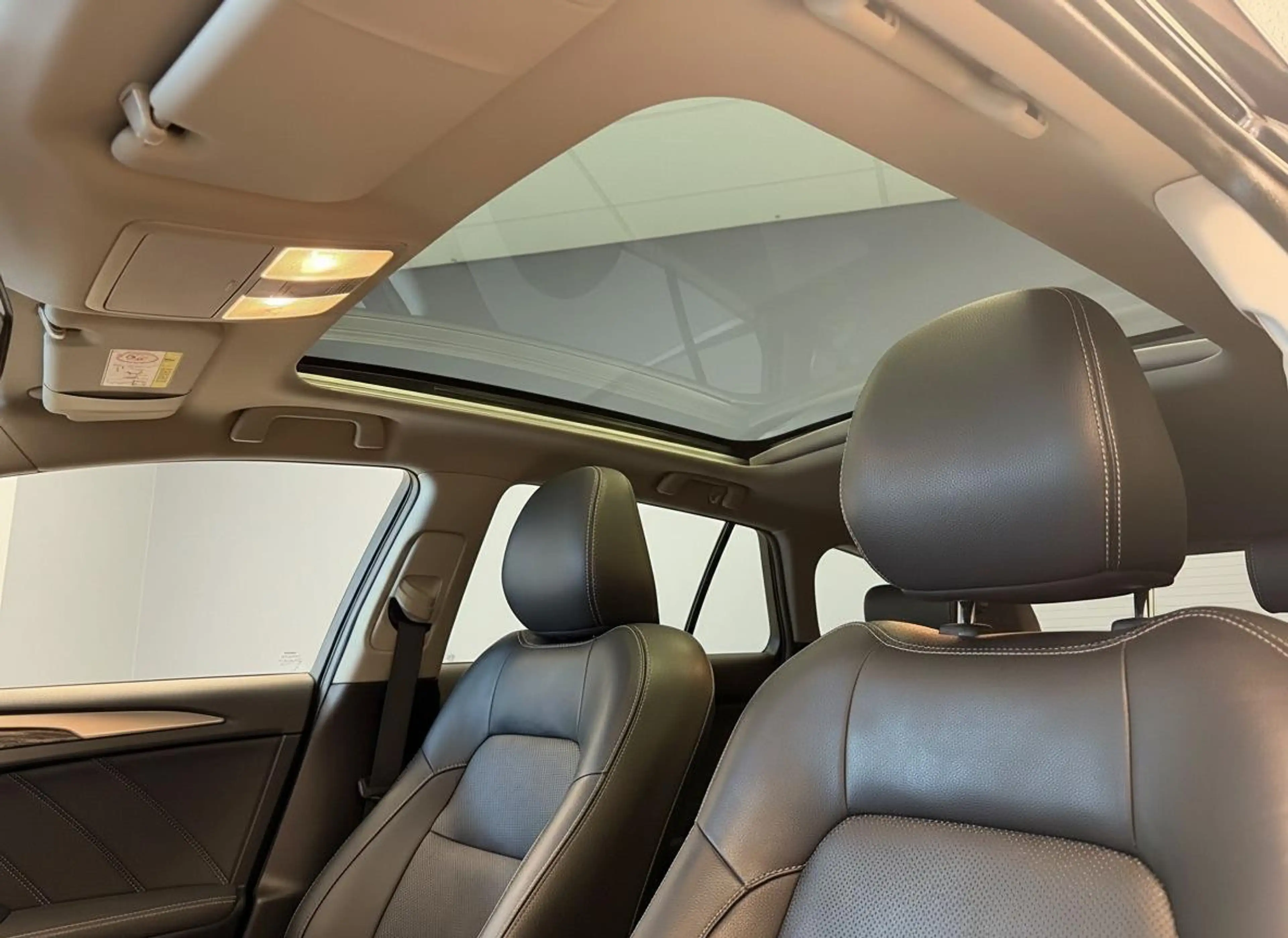 Toyota Avensis Touring Sports 1.8 VVT-i EXECUTIVE AUTOMAAT PREMIU — photo 26