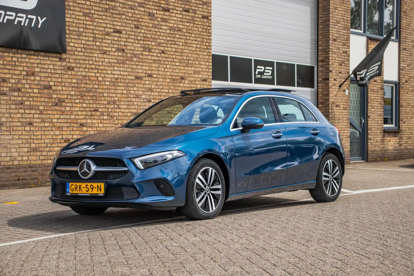 Mercedes-Benz A 250 e Business Solution Luxury Limited Bleu - 2