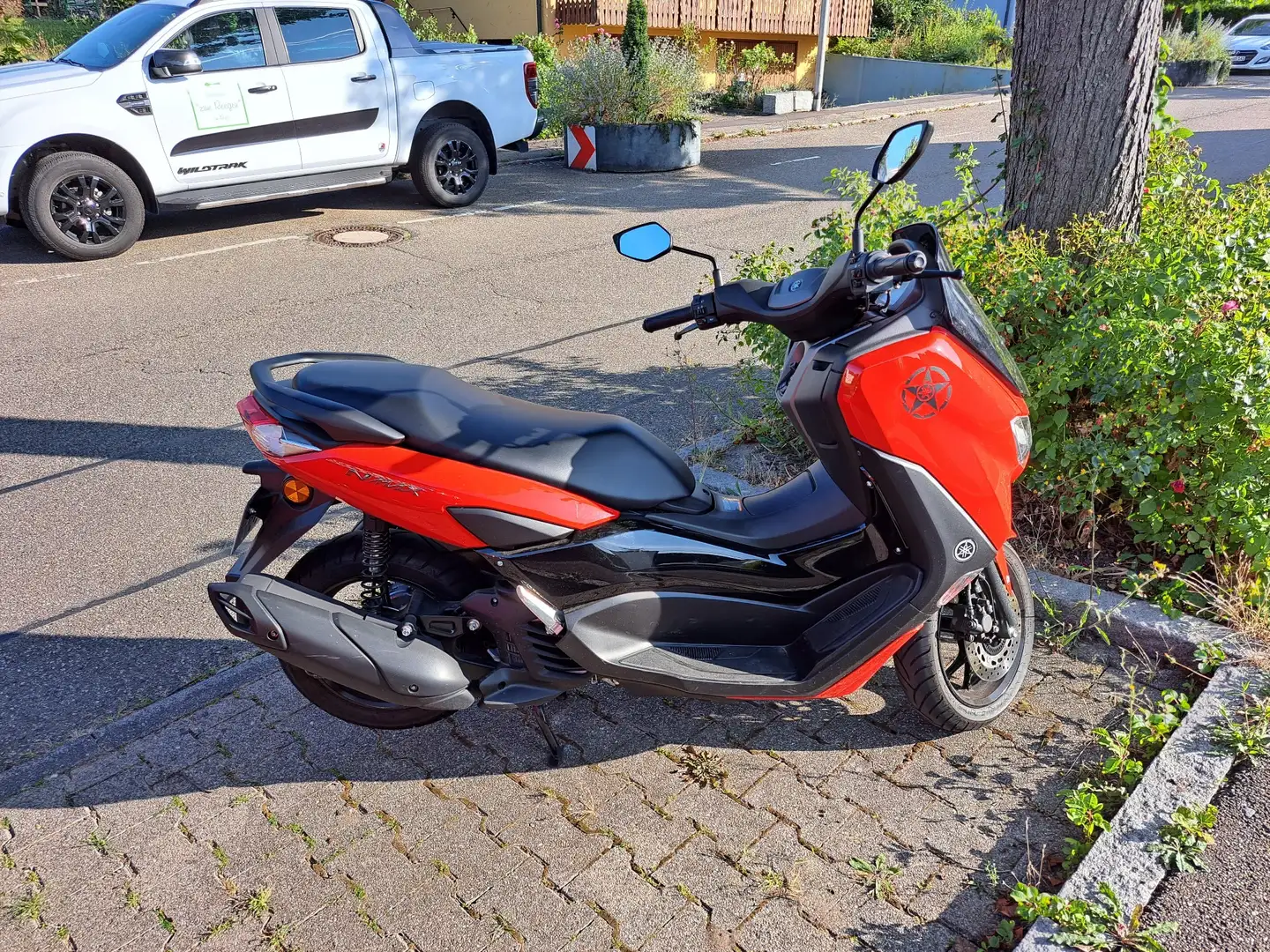 Yamaha NMAX Rood - 2