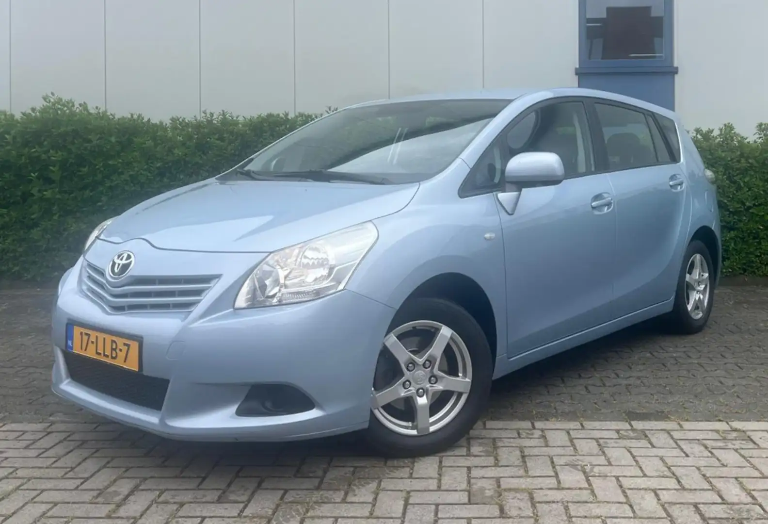 Toyota Verso 1.6 VVT-i 132pk (7P) Airco/Trekhaak Blauw - 1