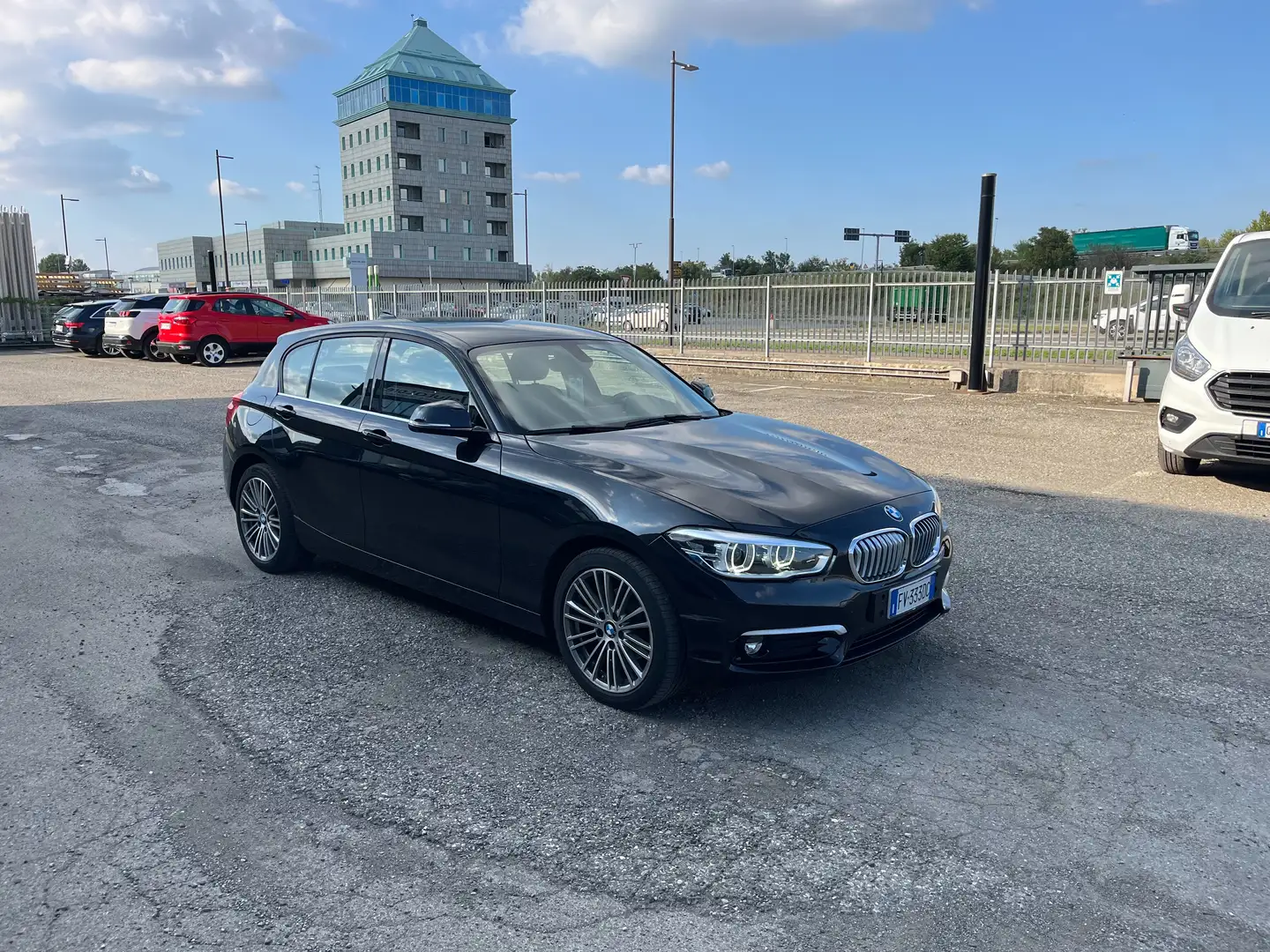 BMW 118 Urban 5p UNICO PROPRIETARIO!AUTOMATICO!PARK ASSIST Schwarz - 1
