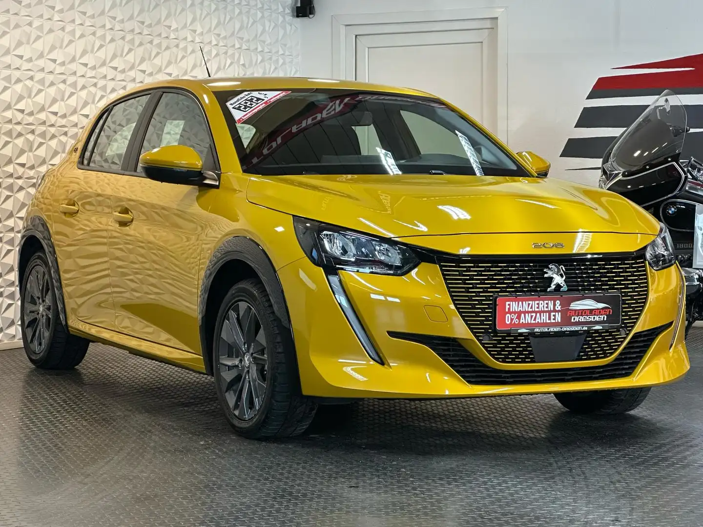 Peugeot e-208 Active Pack LED#SPUR#TEMPO#PDC#DAB#KLIMA Gelb - 2