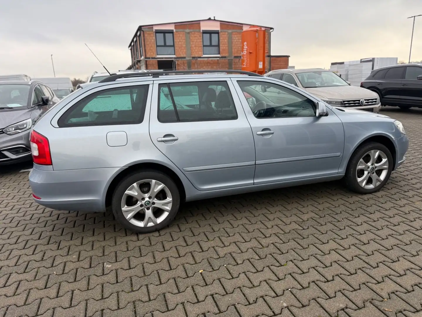 Skoda Octavia Combi Elegance 4X4** TÜV NEU ** Blau - 2