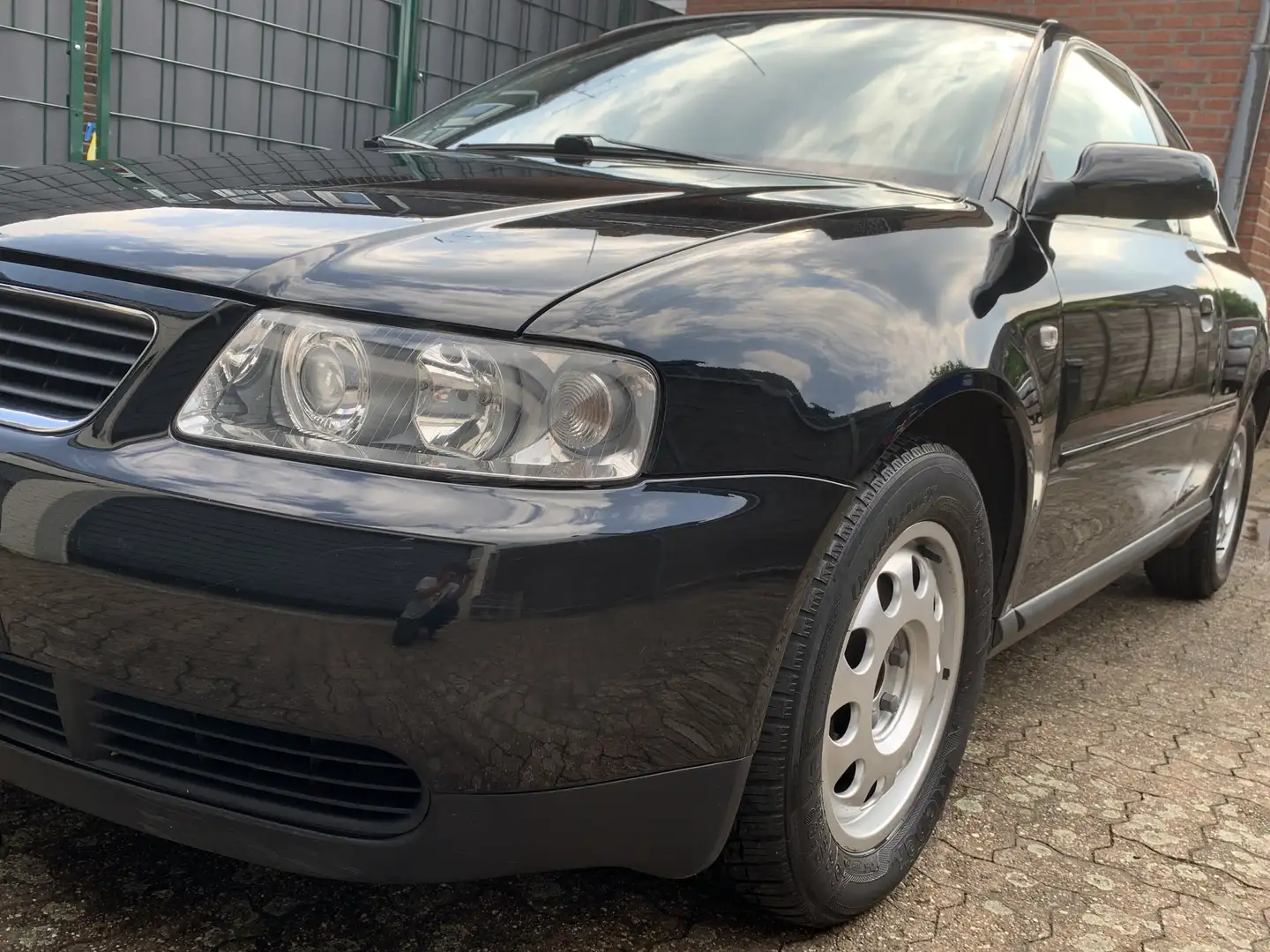 Audi A3 3p 1.6 Attraction 102cv - 2