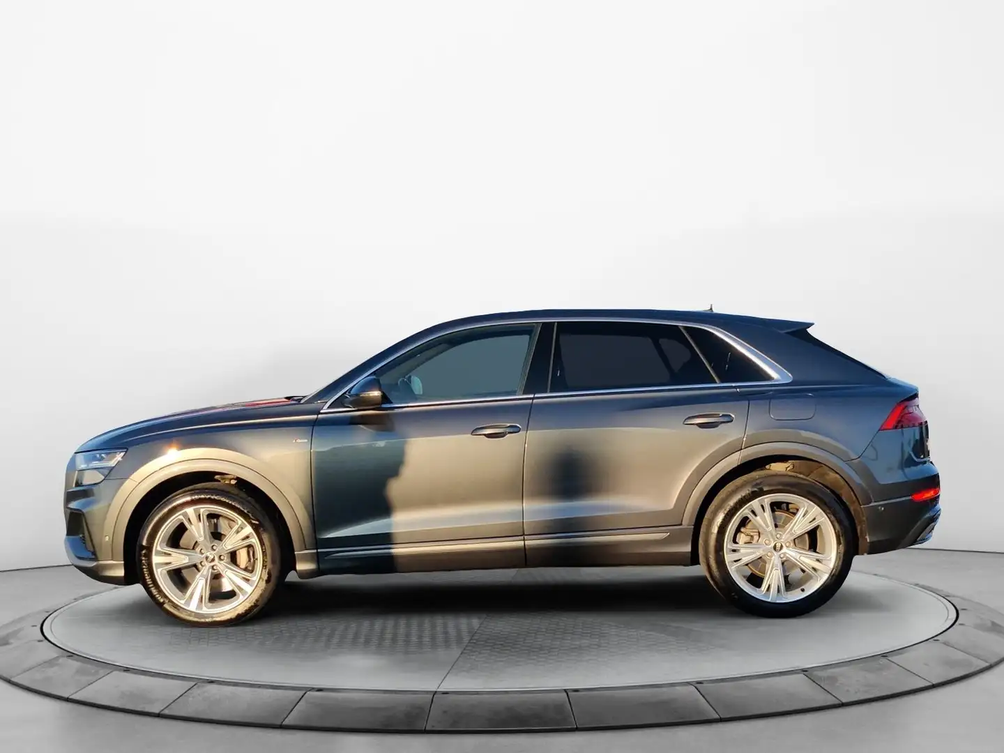Audi Q8 55 TFSI e q. Tiptr. S-Line 2x, Line, AHK, AC, Grau - 2