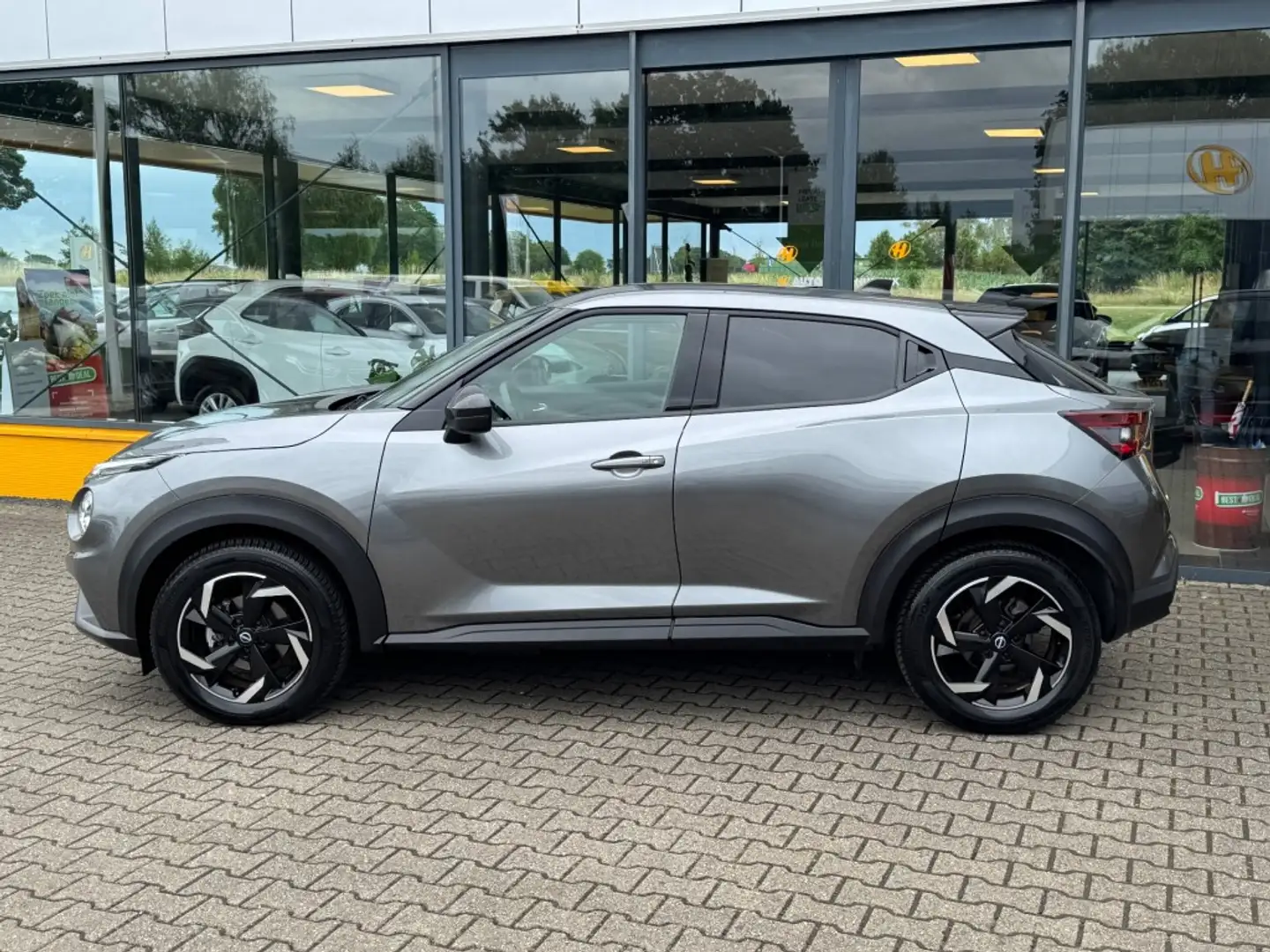Nissan Juke 1.0 DIG-T  N-Connecta - Navi - camera - stoelverwa Grijs - 2