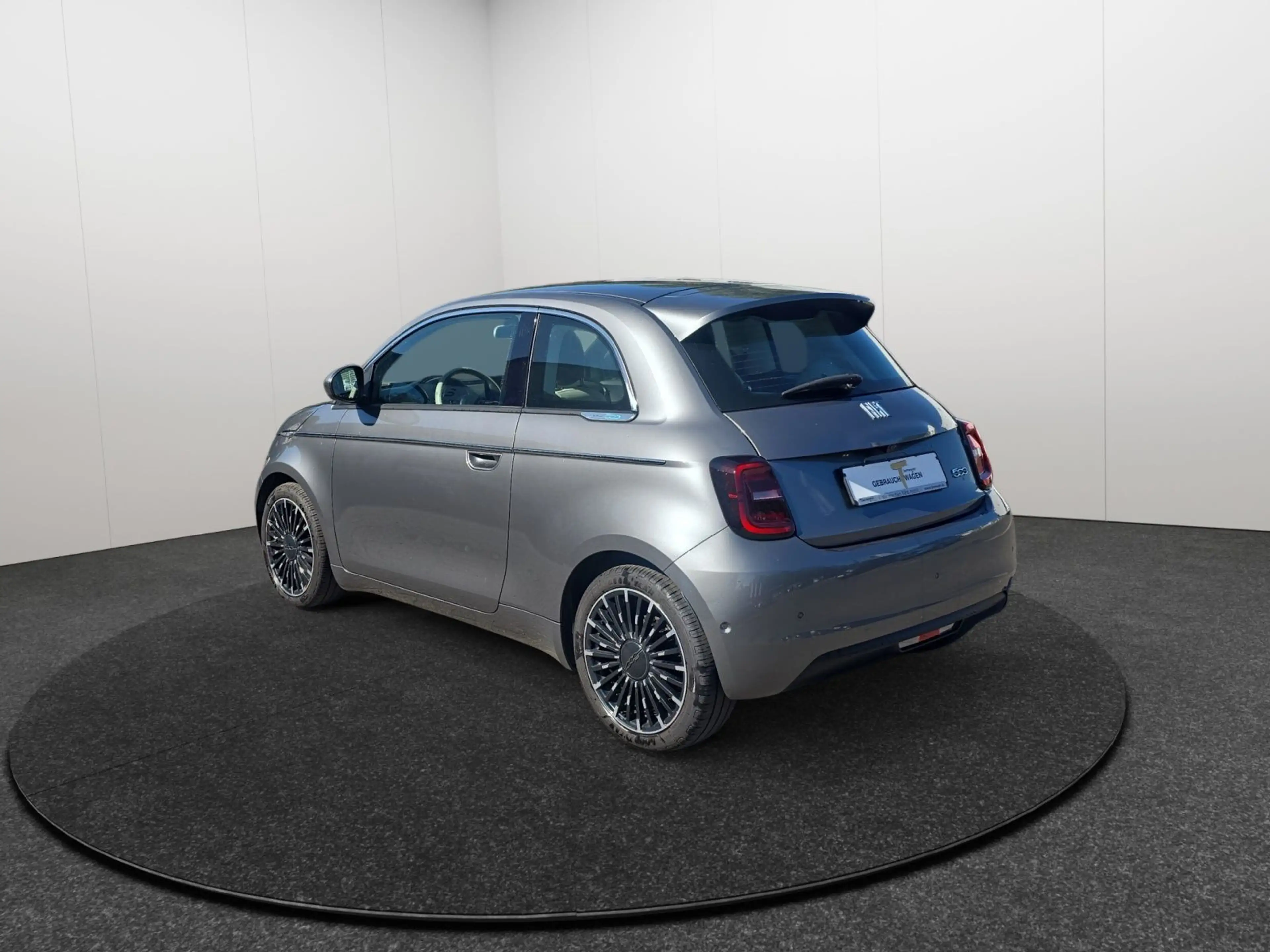 Fiat 500 (302) Lim. (2025->) 1.0 Hybrid Firefly 48 kW — photo 7