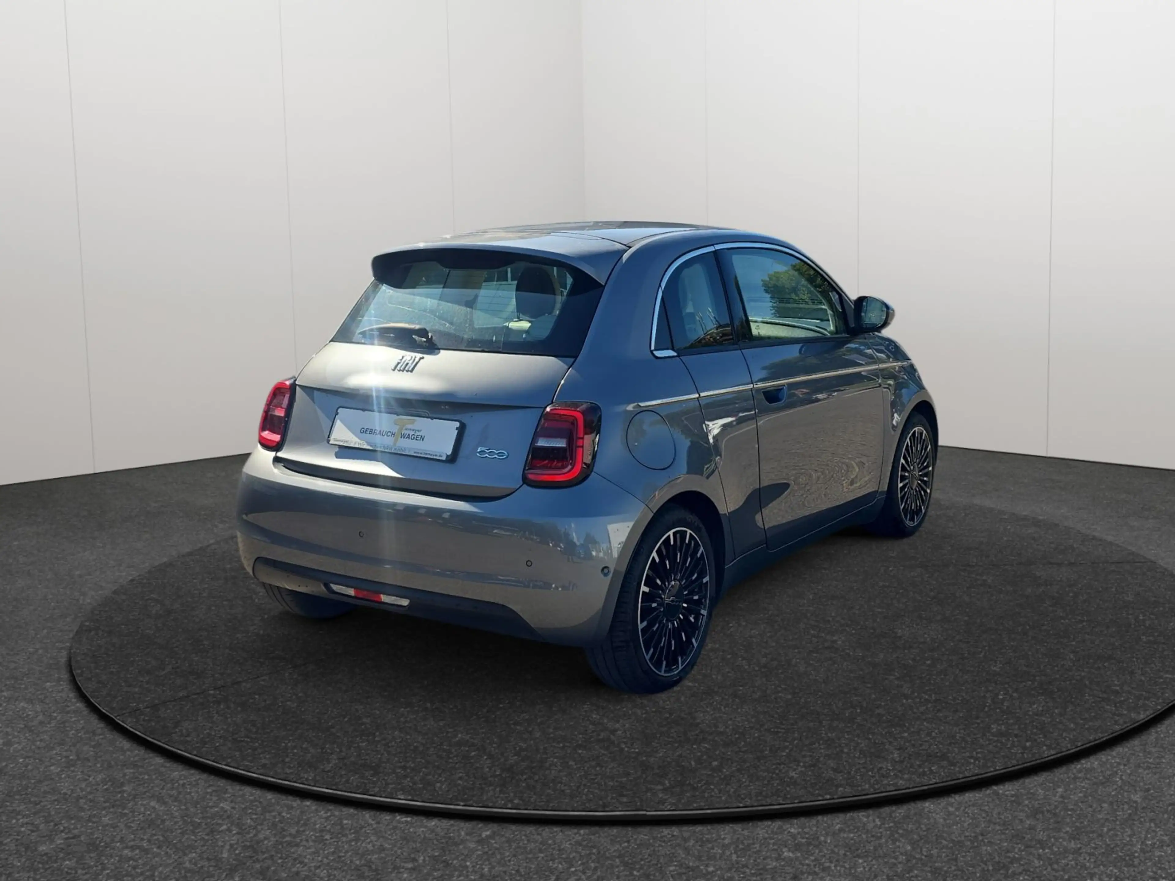 Fiat 500 (302) Lim. (2025->) 1.0 Hybrid Firefly 48 kW — photo 5