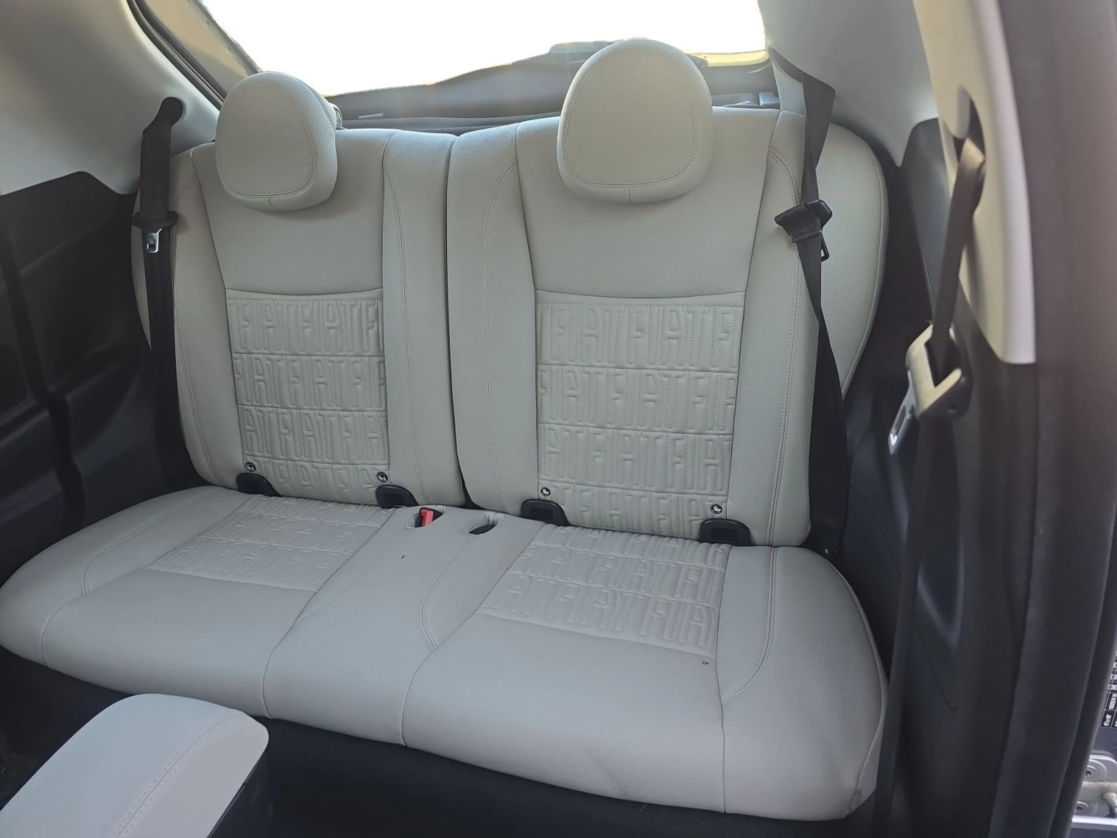 Fiat 500 (302) Lim. (2025->) 1.0 Hybrid Firefly 48 kW — photo 11