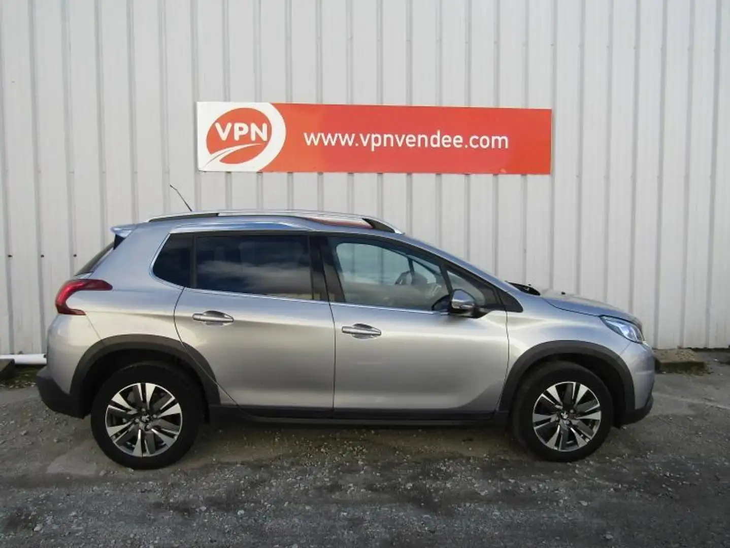 Peugeot 2008 1.5 BlueHDi 100ch E6.c Allure Business S\u0026S BVM5 86g Grau - 2