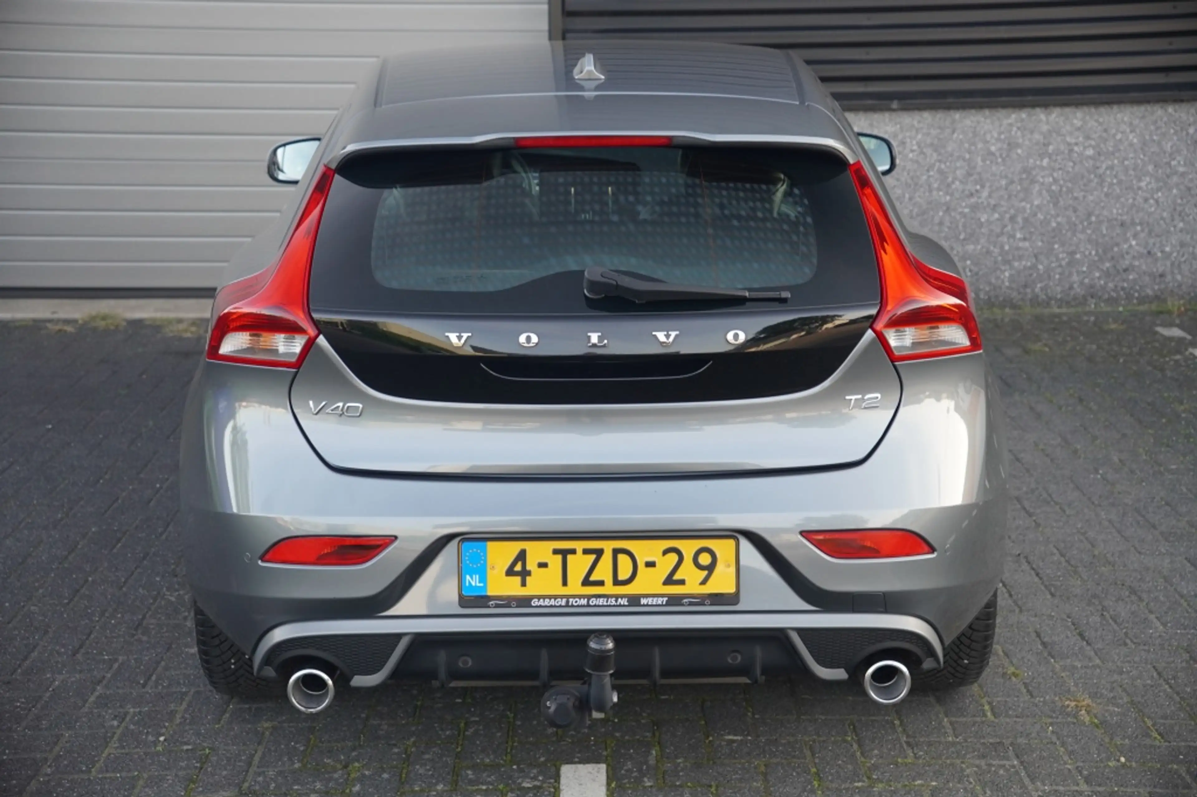 Volvo V40 1.6 T2 R-Design — photo 5
