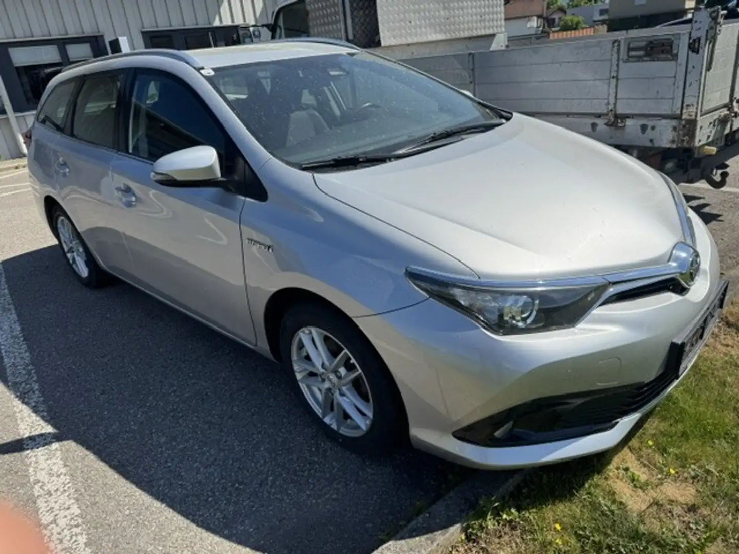 Toyota Auris TS 1,8 VVT-i Hybrid Active Silber - 2
