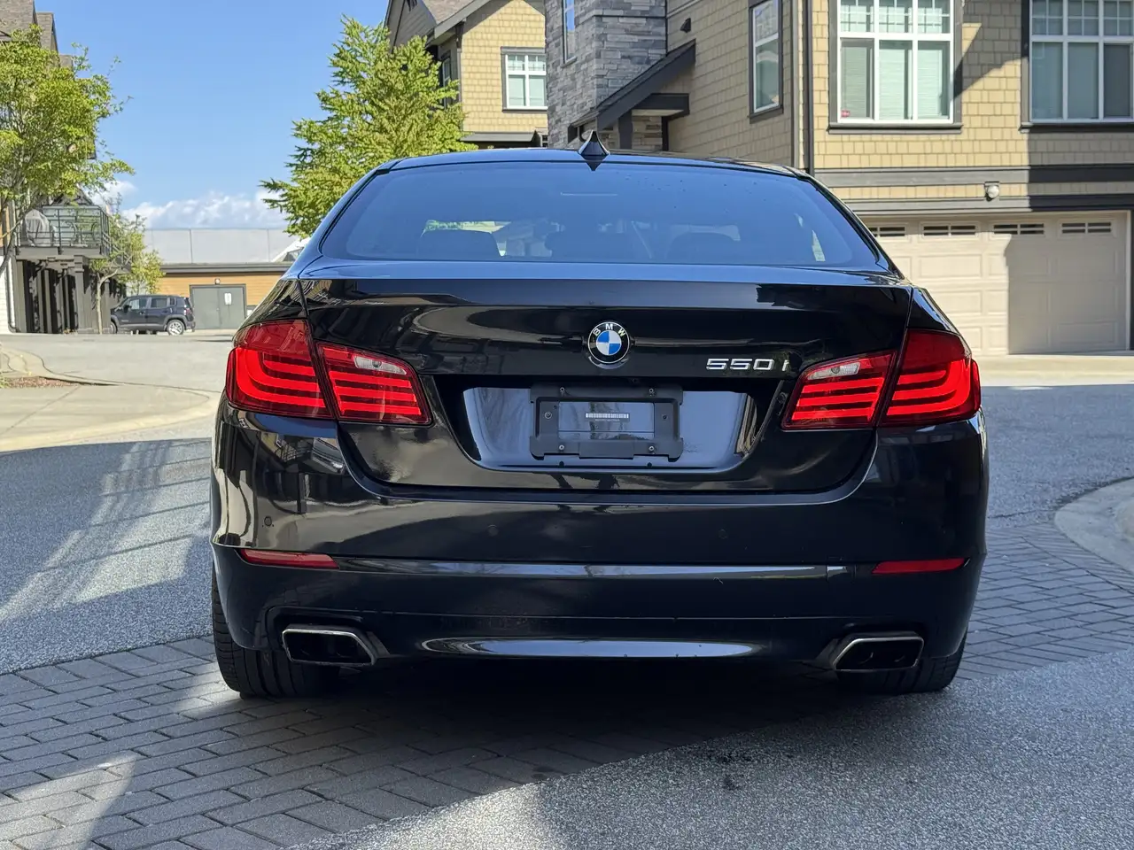 BMW 5 Series снимка BMW 5 Series