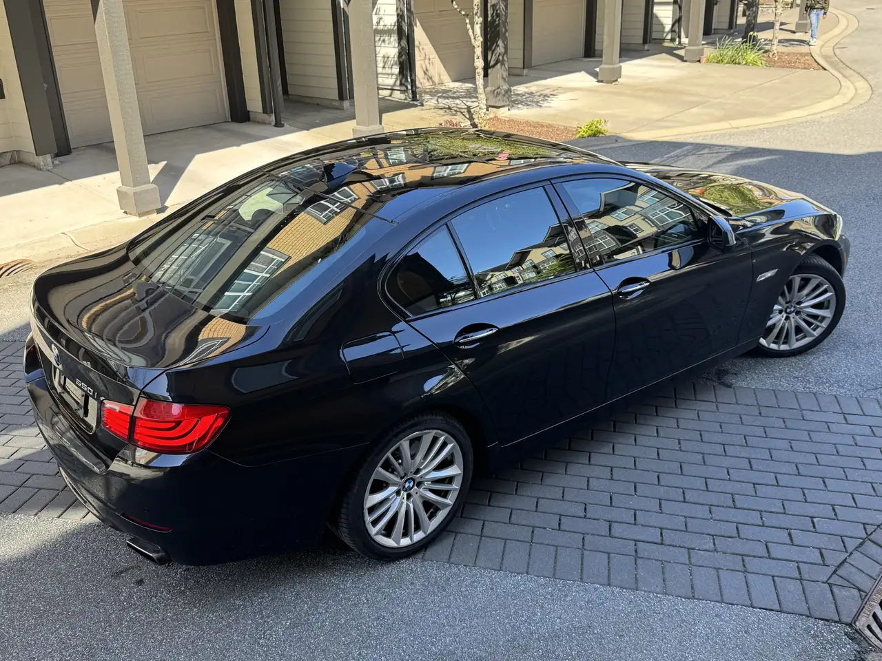 BMW 5 Series снимка BMW 5 Series