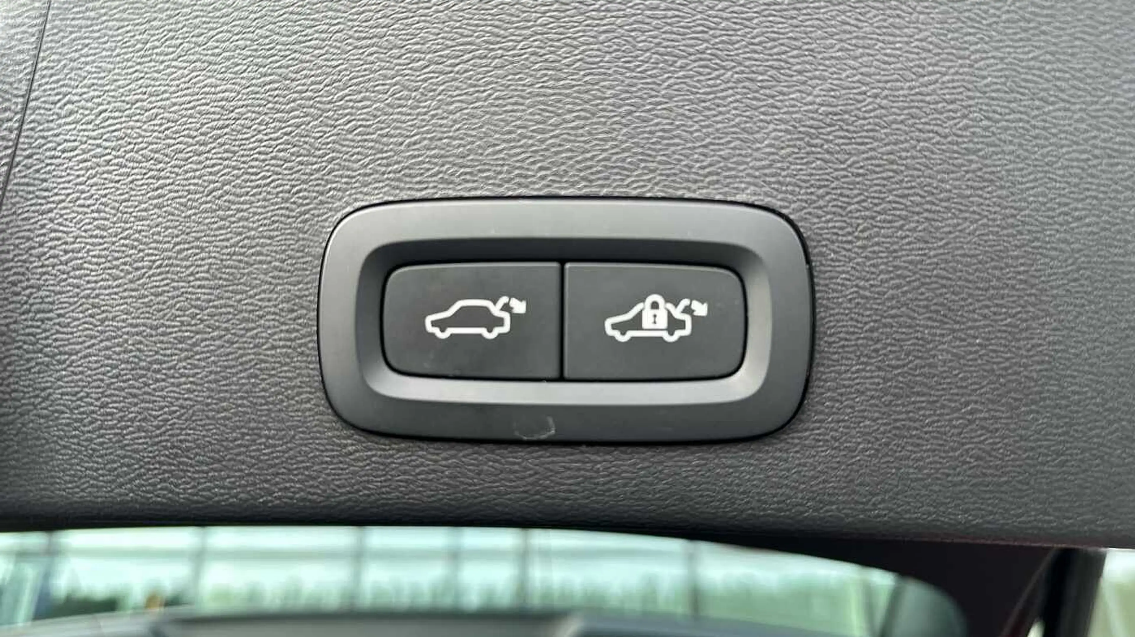 Volvo XC40 Core B3 Mild-hybride | Adapt Cruise | Camera | Ele — photo 27