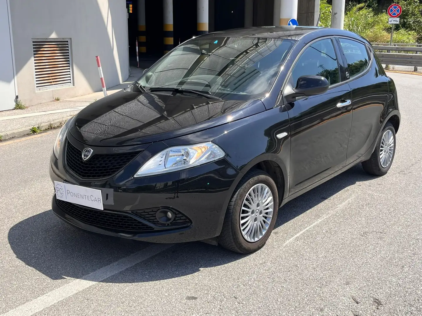 Lancia Ypsilon Ypsilon 1.0 firefly hybrid Gold s Noir - 2