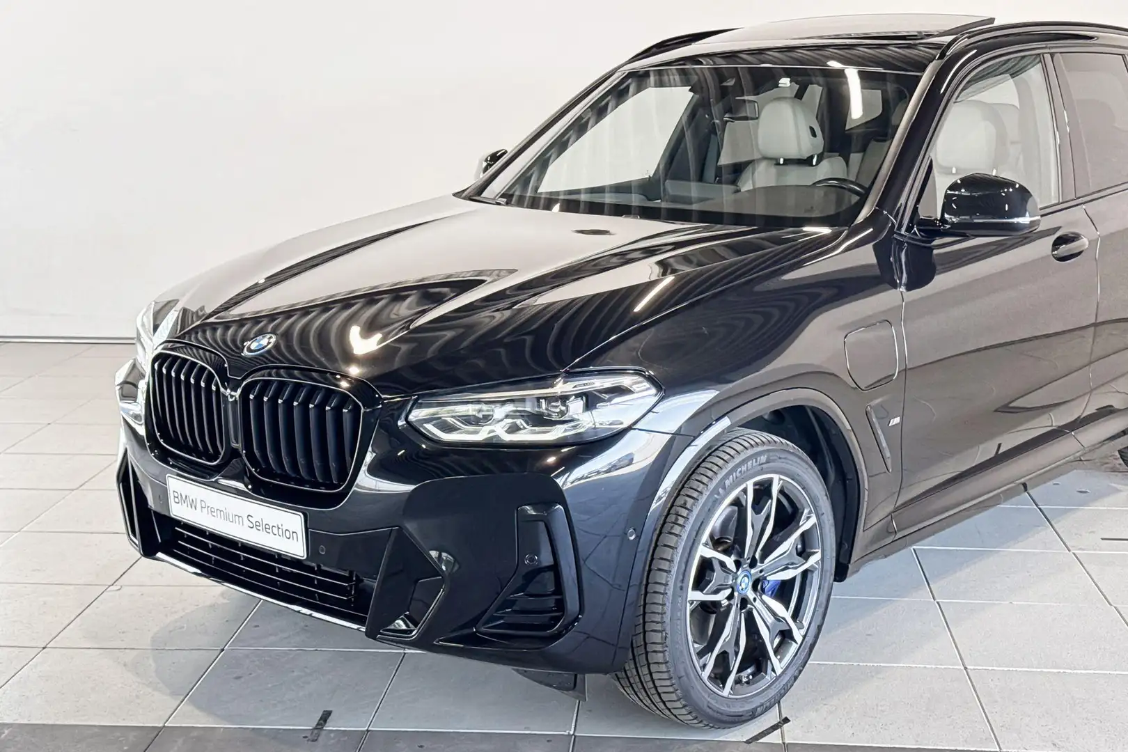 BMW X3 xDrive30e M Sportpakket Aut. Schwarz - 2