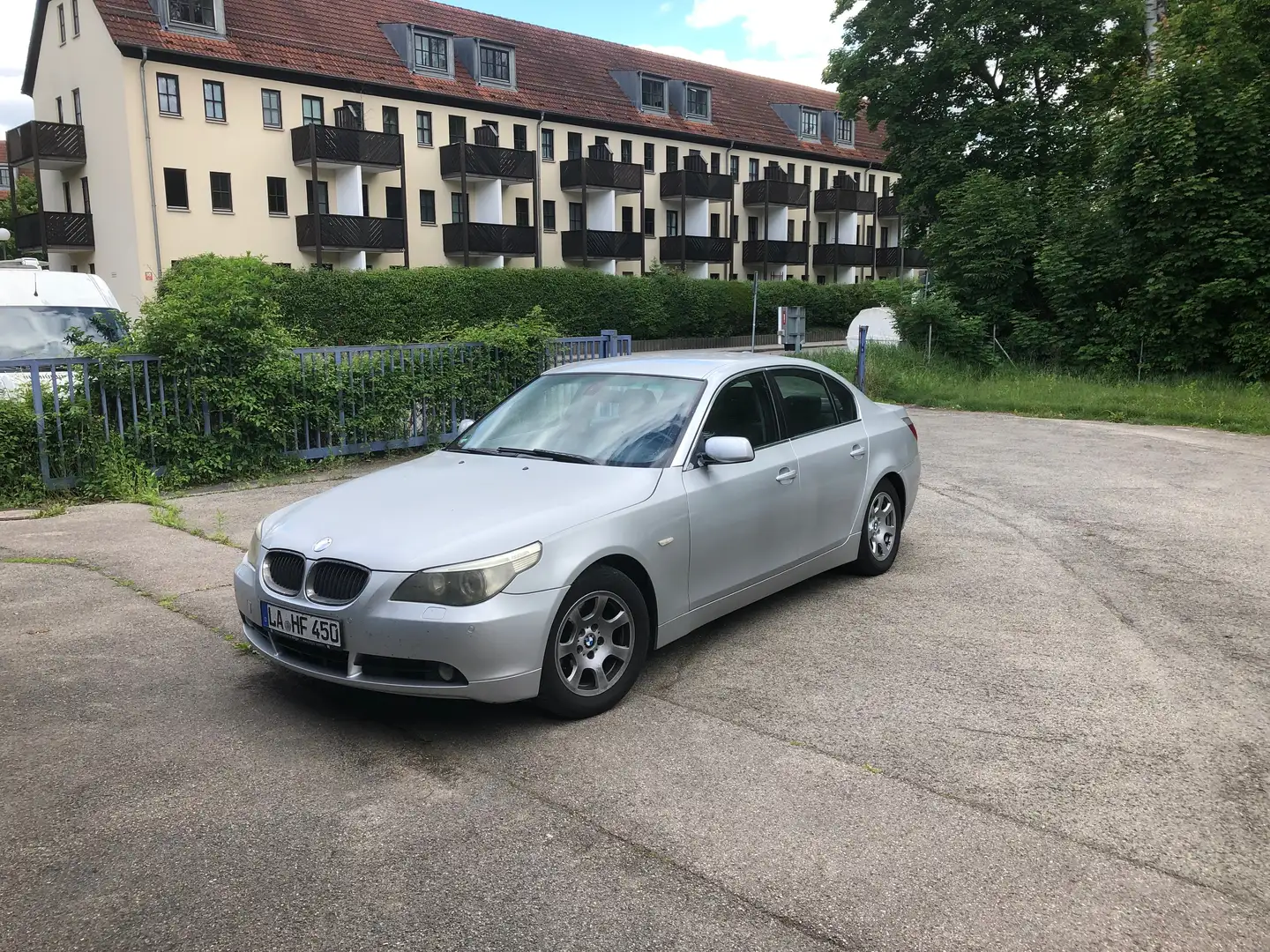 BMW 525 Silver - 1