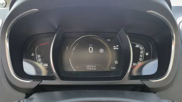 Renault Grand Scenic view 12