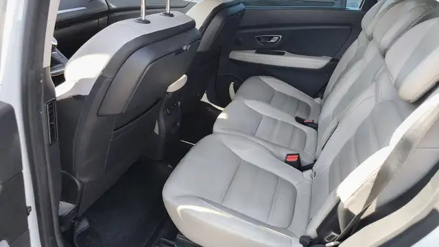 Renault Grand Scenic view 9
