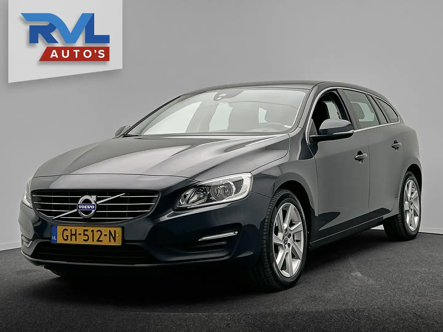 Volvo V60 1.6 T3 Momentum Origineel NL Trekhaak Navigatie Le Grijs - 1