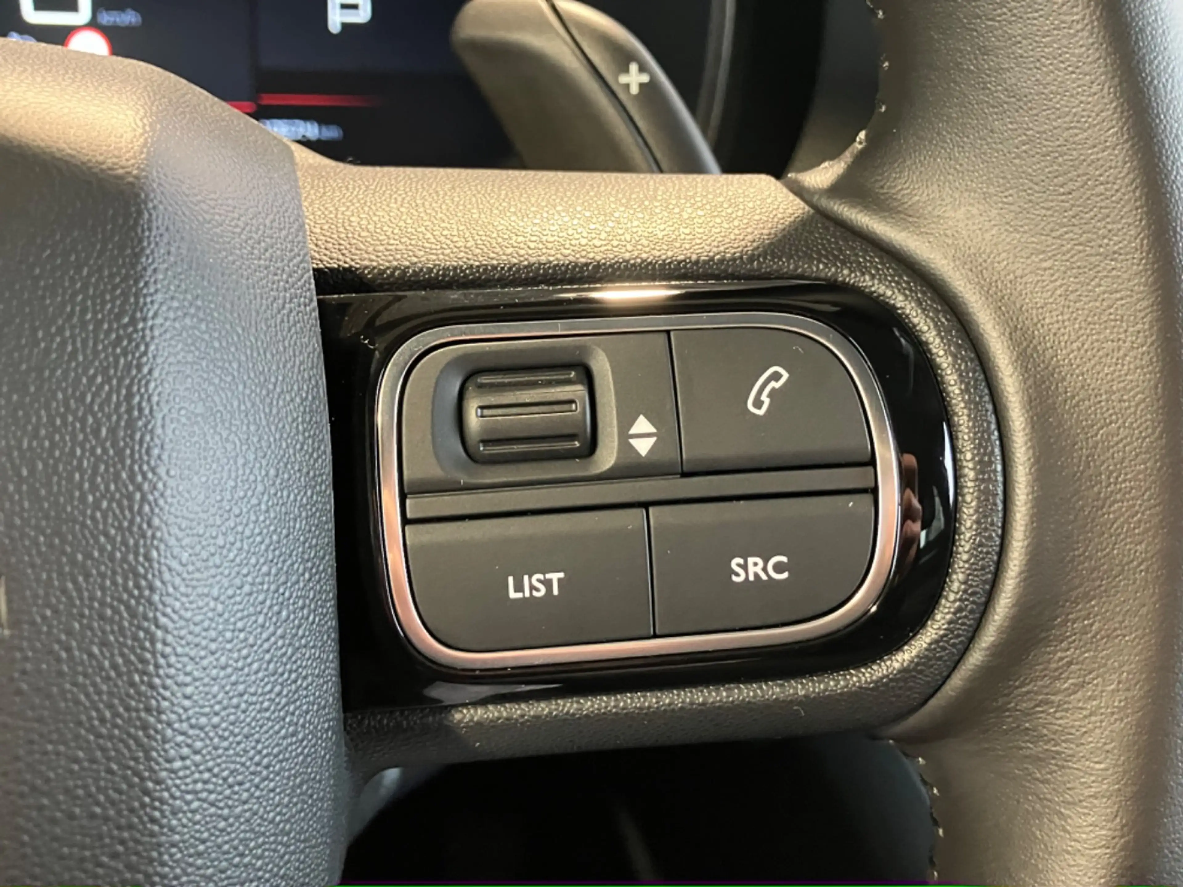 Citroen C5 Aircross 1.2 LED+Navi+SHZ+Winterp.+2xKlima+LM — photo 11
