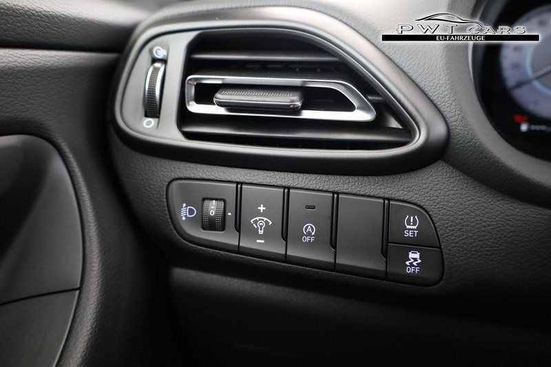 Hyundai i30 Kombi 1.6 T-GDI DCT, Navi, Kamera, Winter, 16-Z... — photo 8