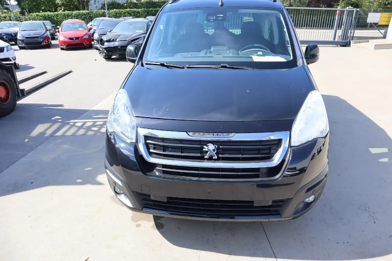 Peugeot Partner 1.2 Benz Zwart - 2