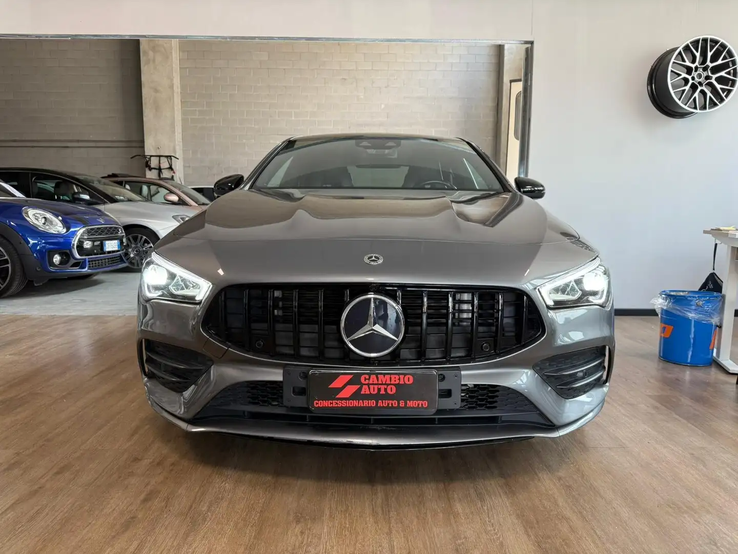 Mercedes-Benz CLA 200 CLA Coupe 200 Premium auto Grijs - 2
