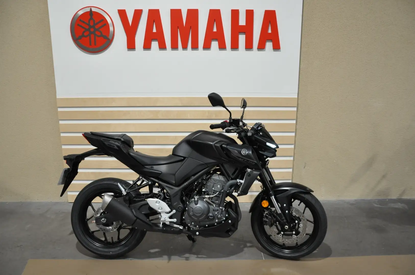 Yamaha MT-03 Zwart - 1